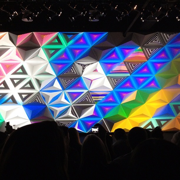 v-magazine:

The 3D digital mapping #LSD at Y-3 