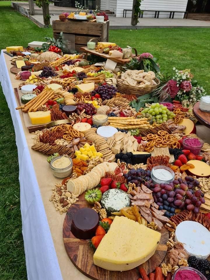 Ikonic Events_Warrnambool Wedding Cakes_Grazing Tables_Bridal Expo 5.jpeg