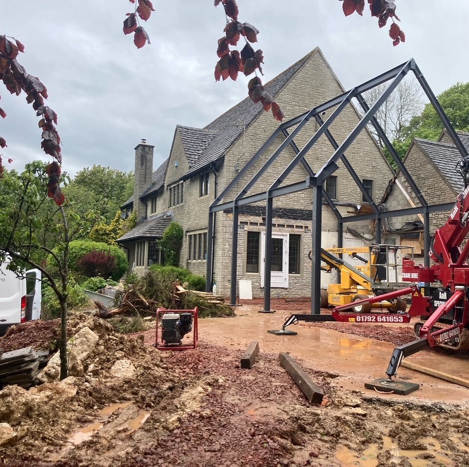 Great photo from site of the steel frame going up in the Cotswolds. Great job Pro Steel Engineering and thanks for the photo. Wonderfully challenging architecture by @errandstudio #staticdynamicportfolio #currentproject #retainthebuilding #circularec