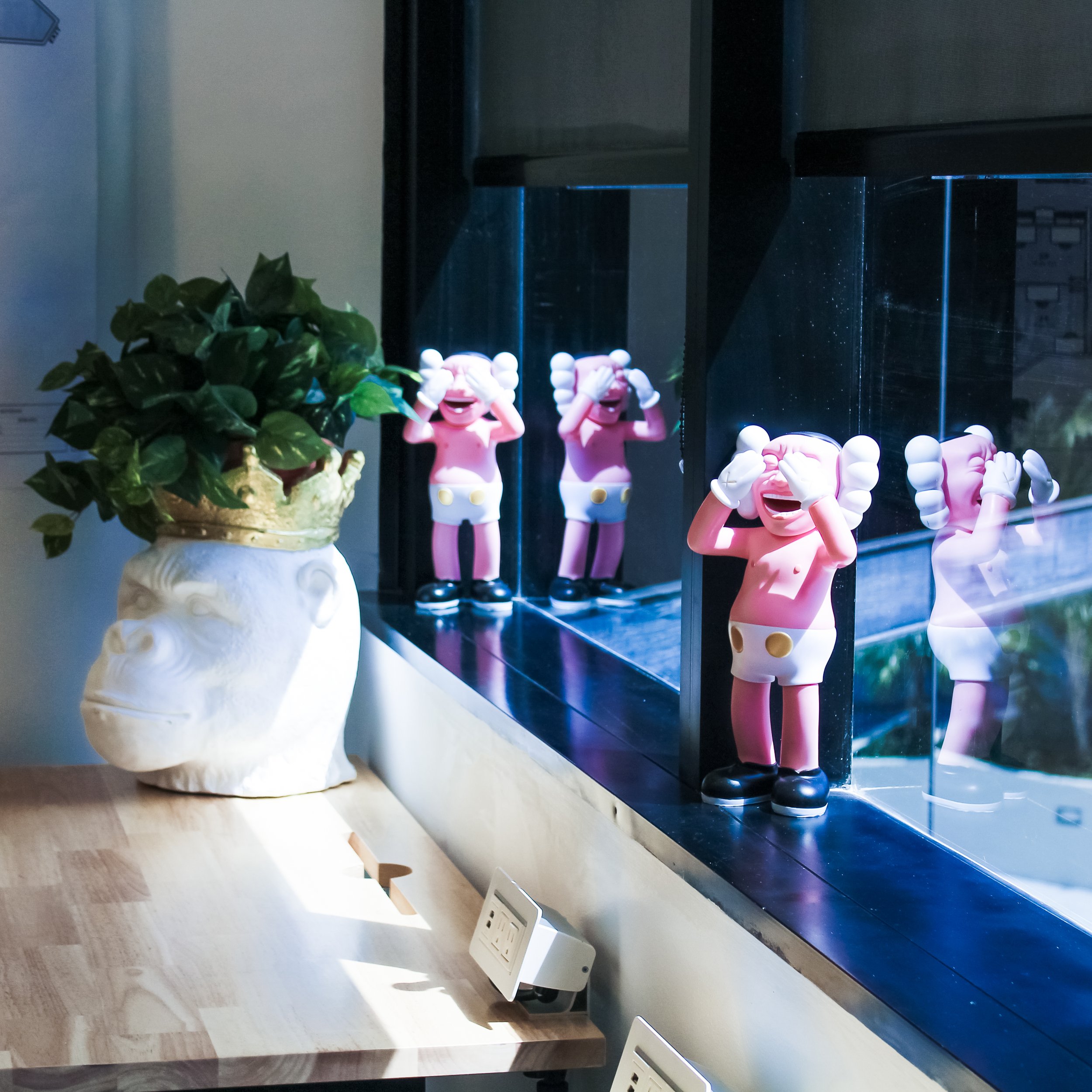 Day Desks for Rent
