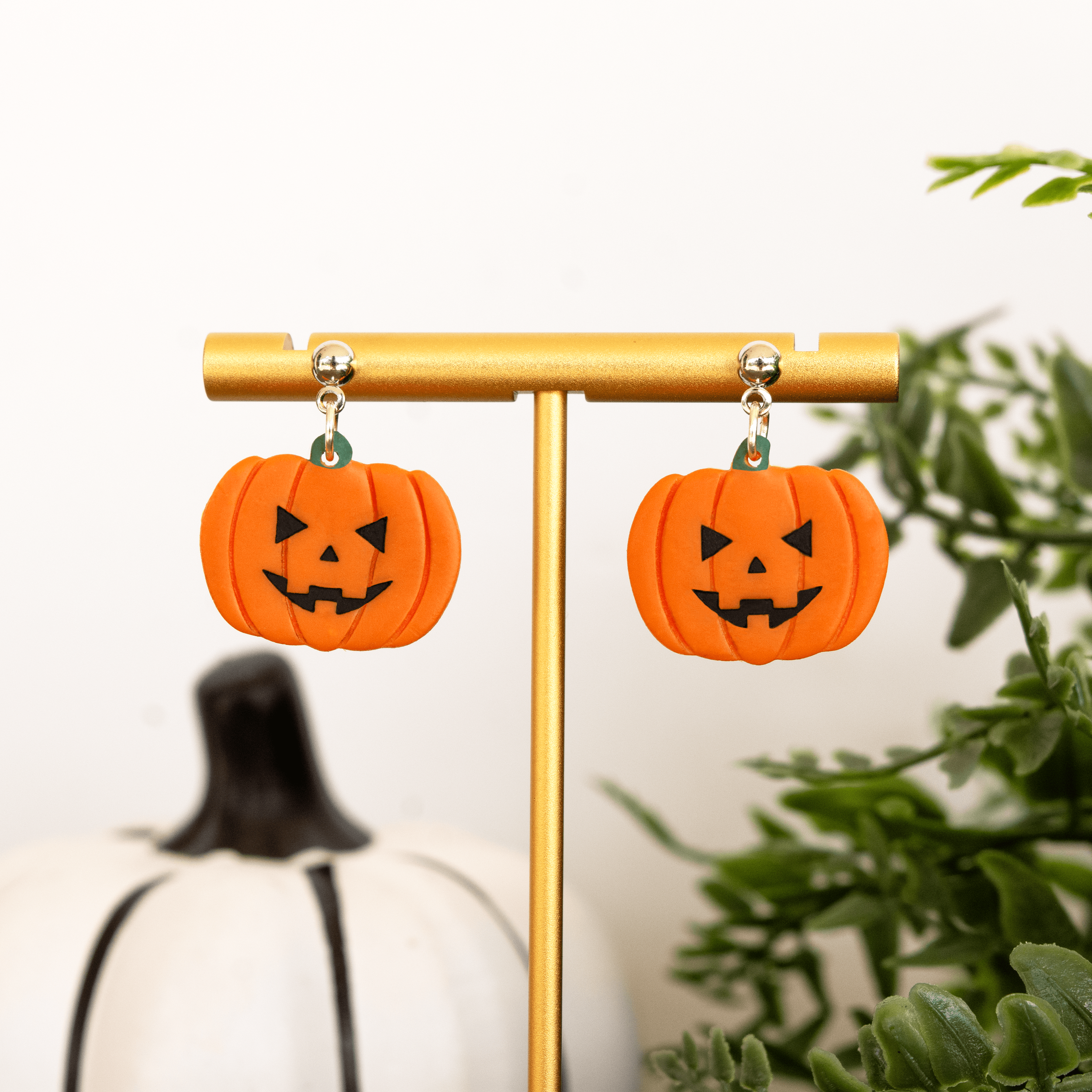 jack halloween earrings2-min.png