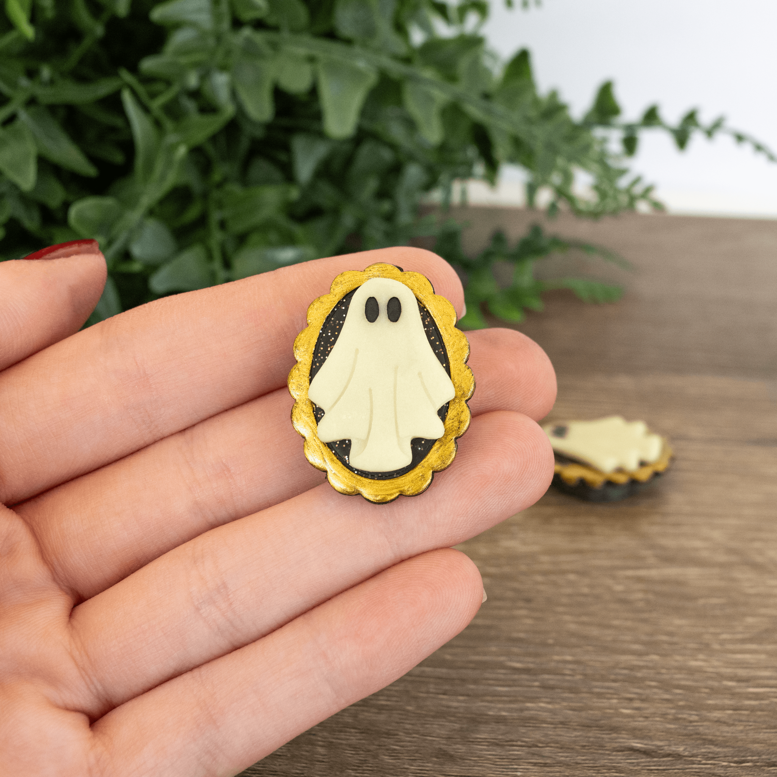 "Aura" Ghost Magnet