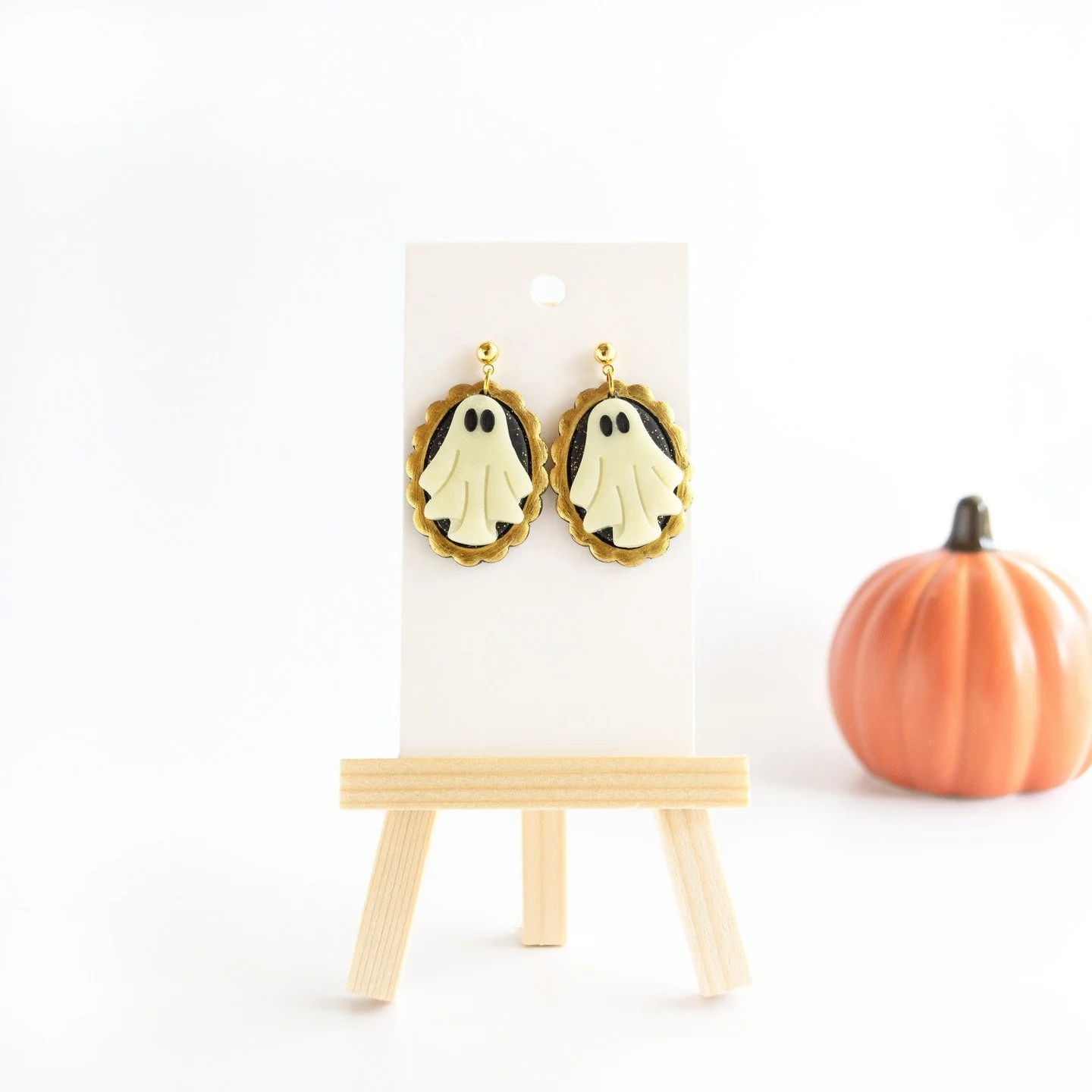 Last call for Halloween earrings! Get yours today before they disappear for the season. 👻🎃🦇