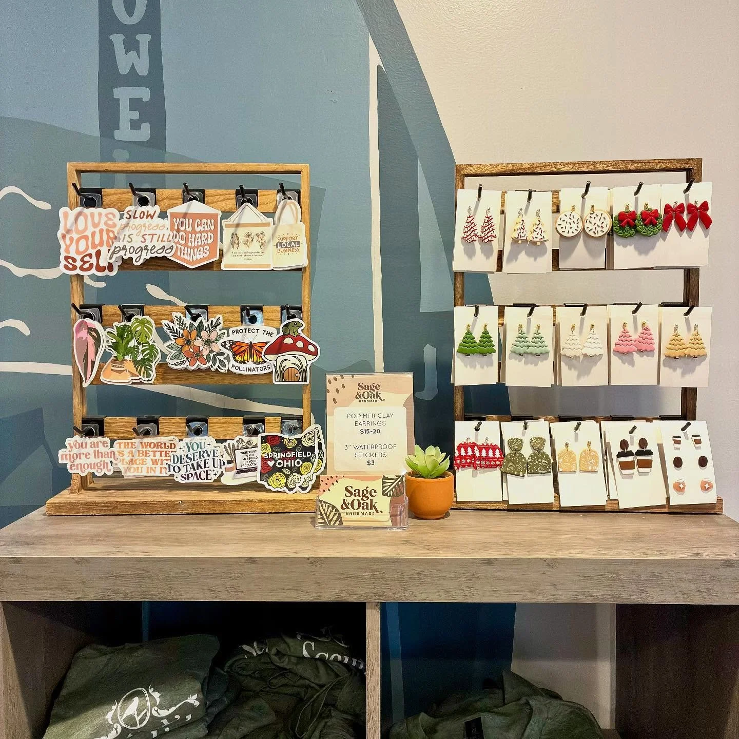 It&rsquo;s beginning to look a lot like Christmas at @scoutscafe🎄We updated our inventory at Scout&rsquo;s (Northridge and East) to get ready for the Holiday season ✨🎁 
(Northridge Scout&rsquo;s pictured.)