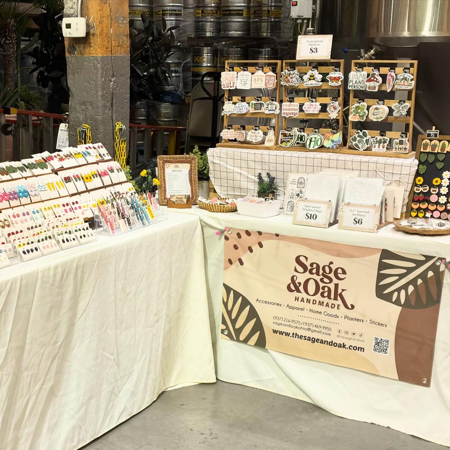 We&rsquo;re having a great time at the First Friday Holiday Market at @motherstewarts 🎄🎅
The market runs until 9 PM so you have plenty of time to stop by! 🥰