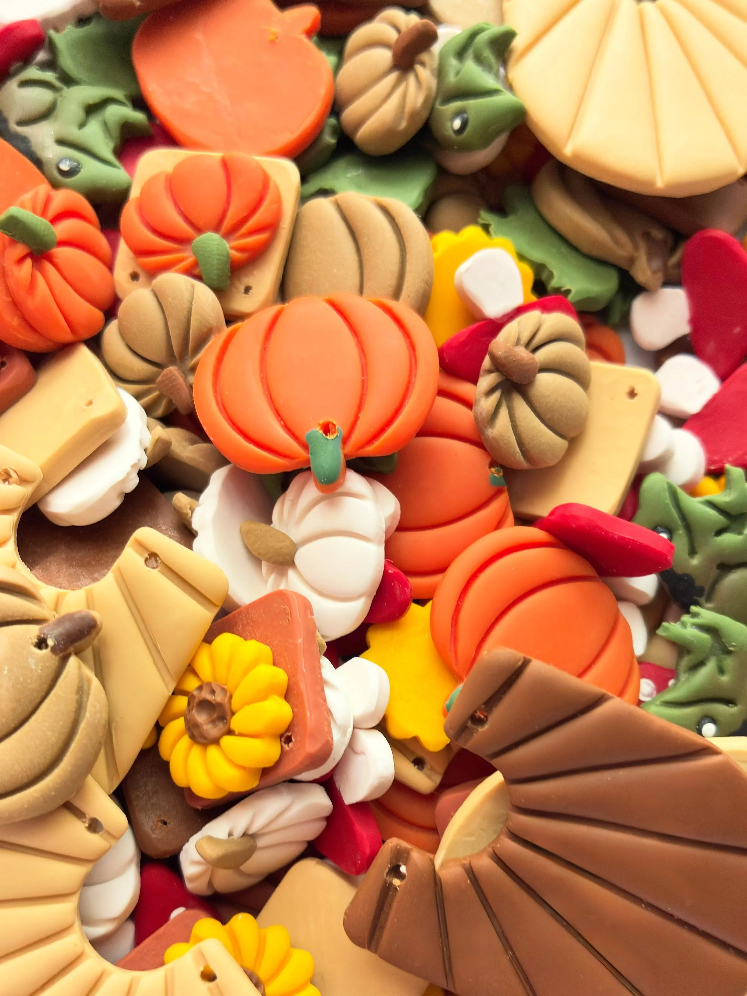 Happy September! 🍂🌻
This week I&rsquo;m working super hard to get fall inventory out to all retail locations as well as inventory for the Springfield Farmers Market this weekend. 🍄🐸
I have already swapped the inventory at Scout&rsquo;s Cafe (Nort