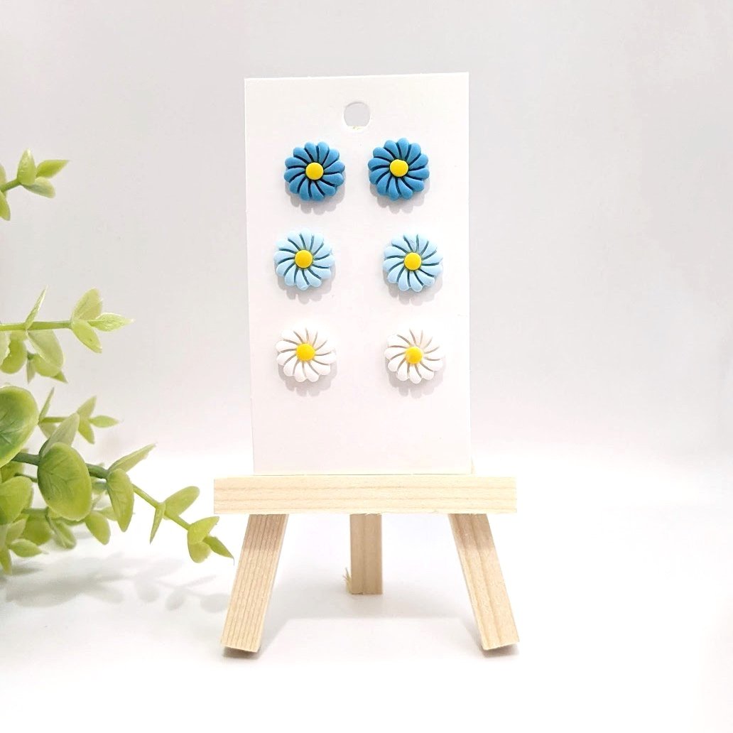 Turquoise%2BDaisy%2BStuds.jpg