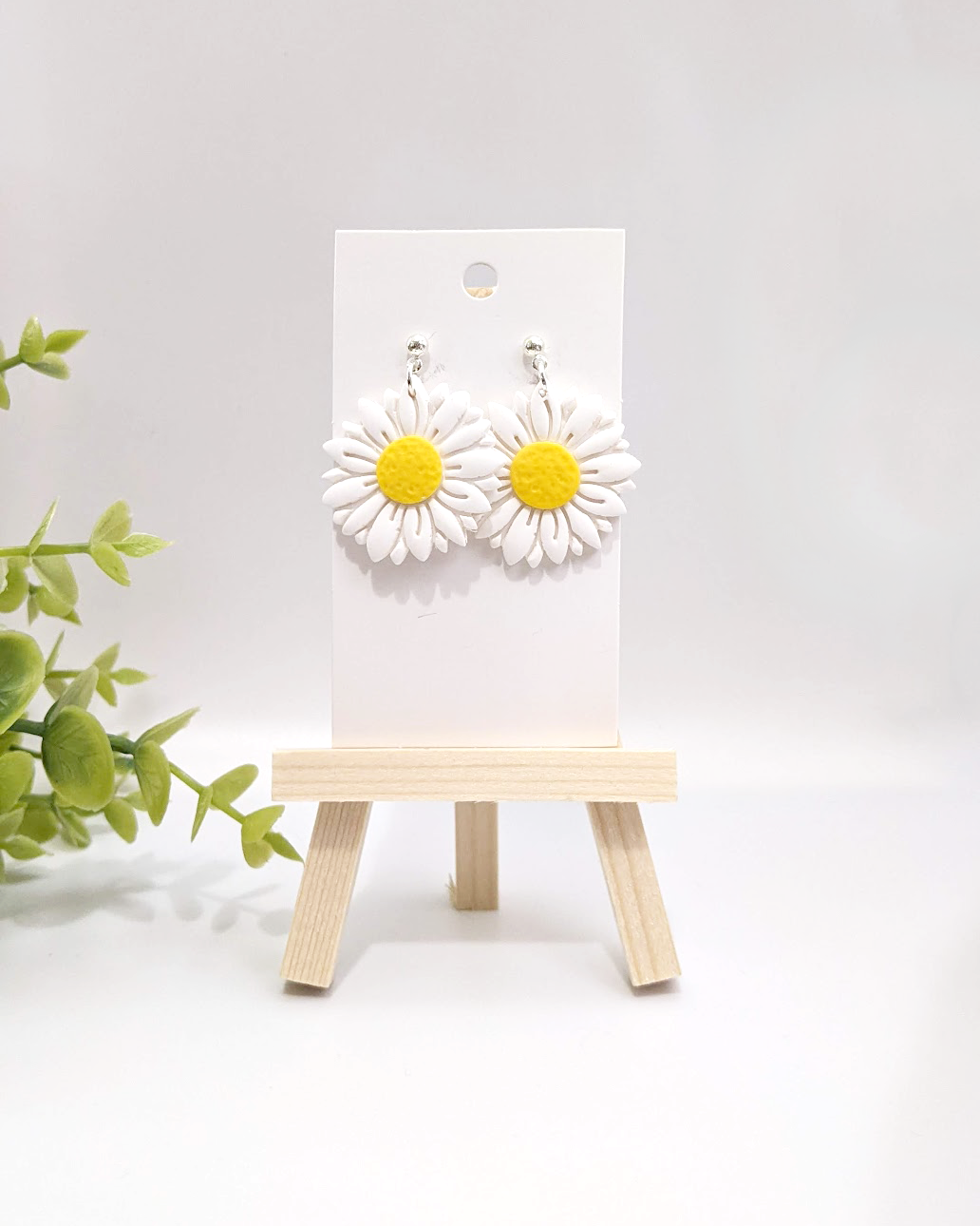 Sunny White Earrings.png