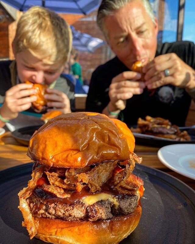 Made bacon western cheeseburgers for our extra VIP guests tonight. These were so legit we actually feel like we ate Carl&rsquo;s Jr for dinner... sorry @ndr1978, and HFD 😘&hearts;️