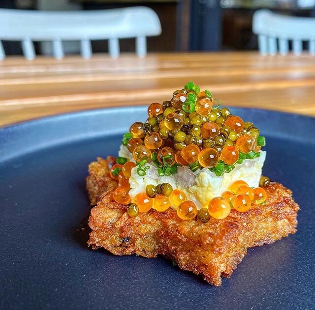 Spicy crispy hash brown ⭐️ topped with creamy whipped smoked trout, shallot, chive and @passmorecaviar (ranch reserve and truffle infused trout roe)... Just playing around today, but if this 2 biter were on the menu @playaprovisions would you order i