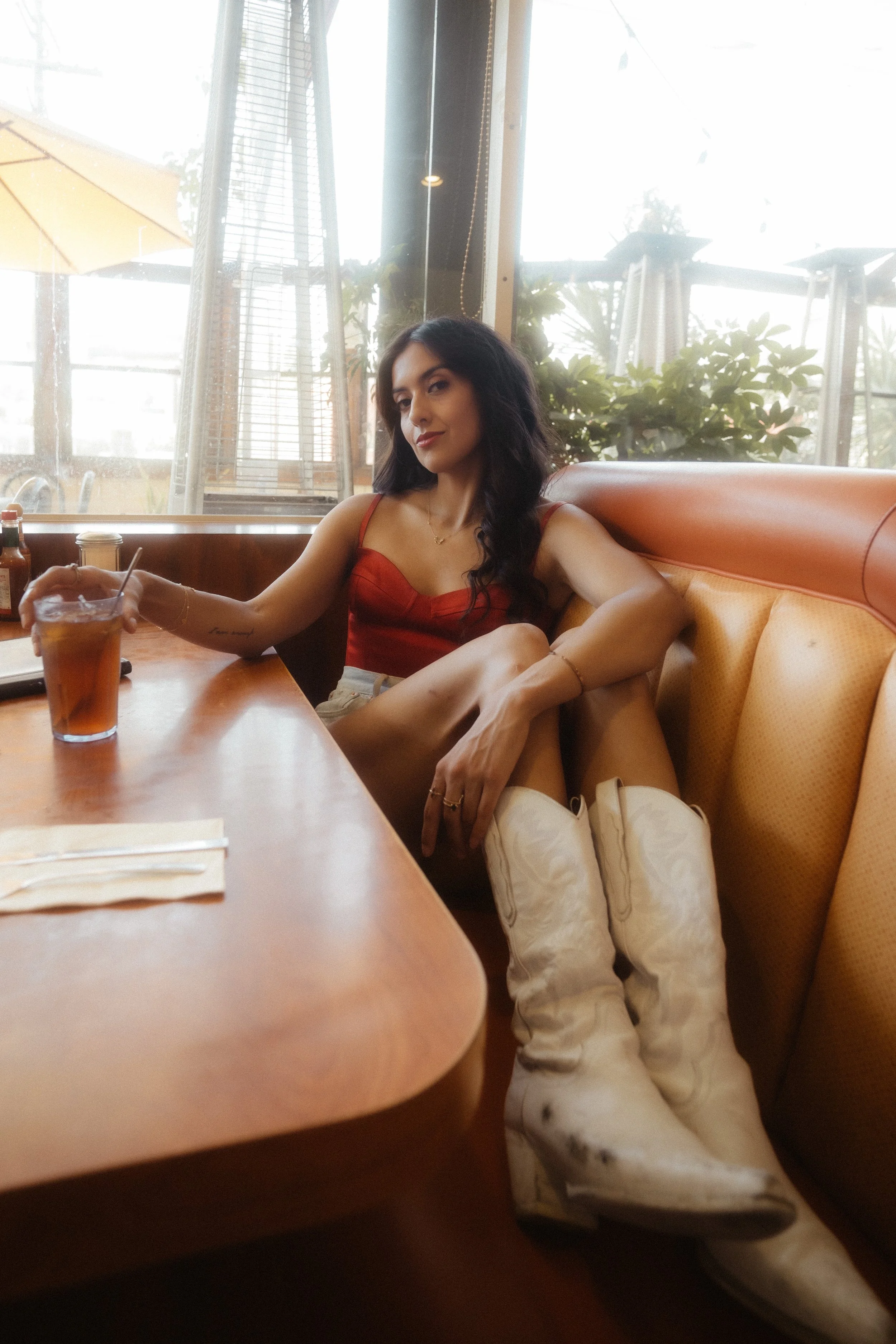 Lauren Vahdani's "Anxious Love" Is A Fantastic Exploration of Modern Romance