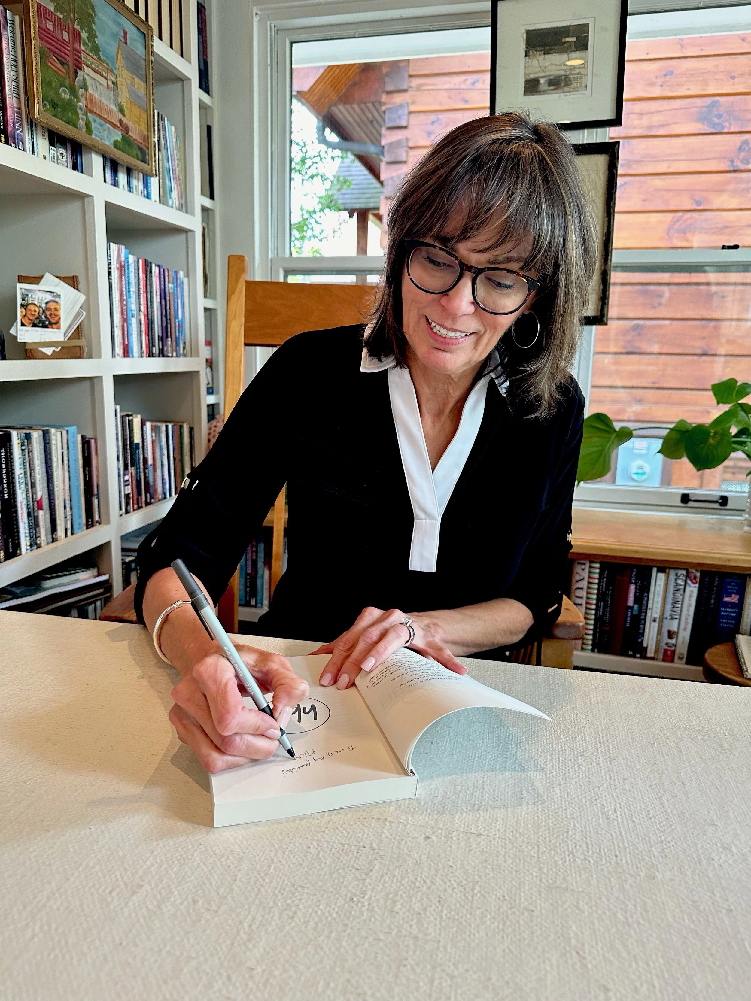 “Hey Beginner Wife” by Michelle Lentz: An Essential Guide to Navigating Marriage With Grace and Purpose