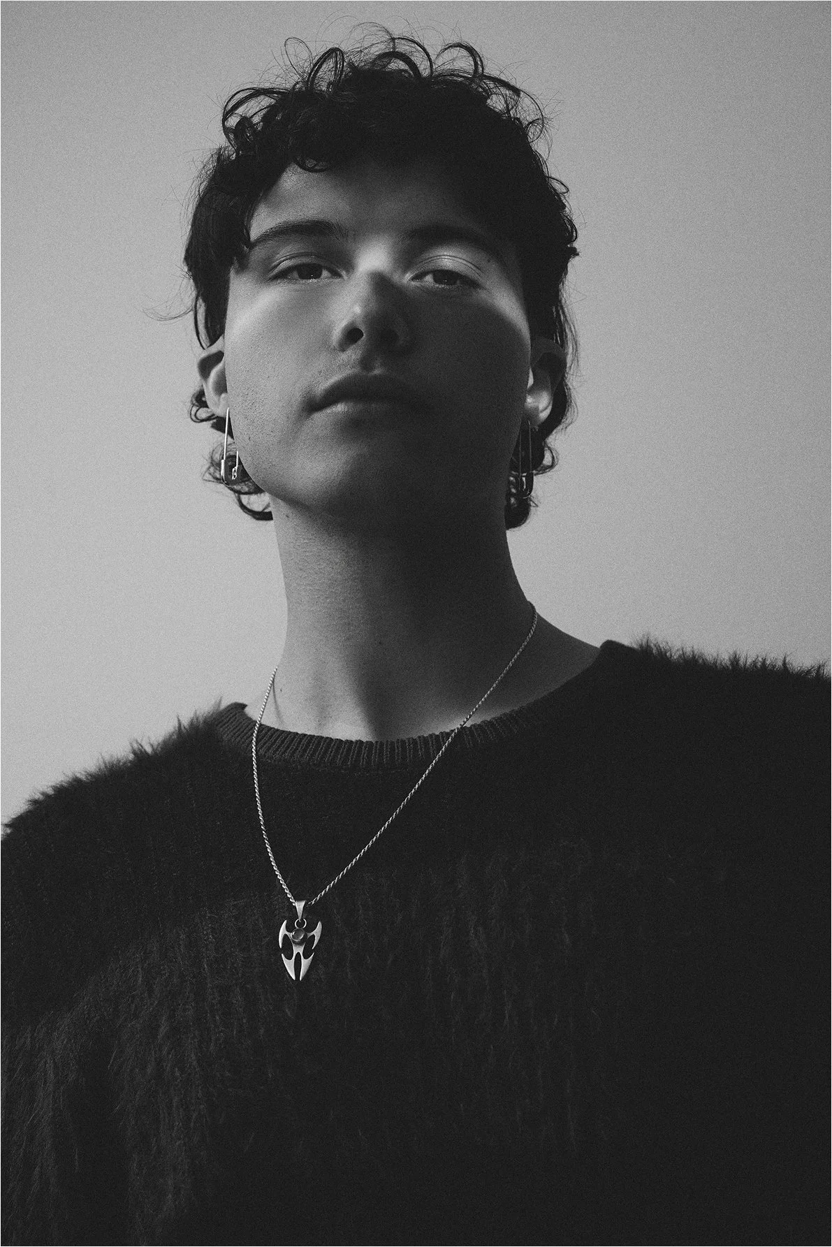 Meet Davey Legend: The Gen Z Artist Turning Digital Burnout Into Sonic Gold