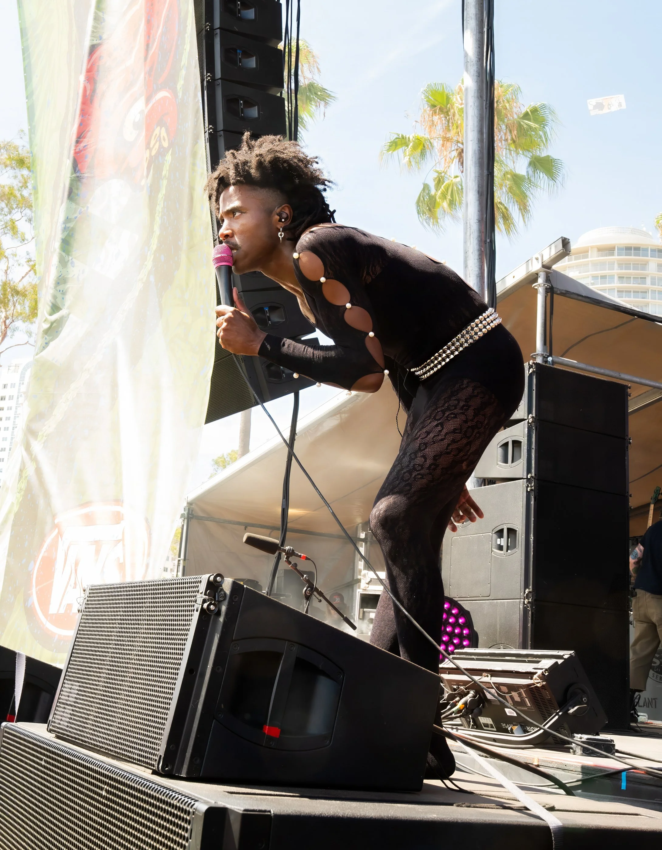 DE'WAYNE Warped-04.jpg