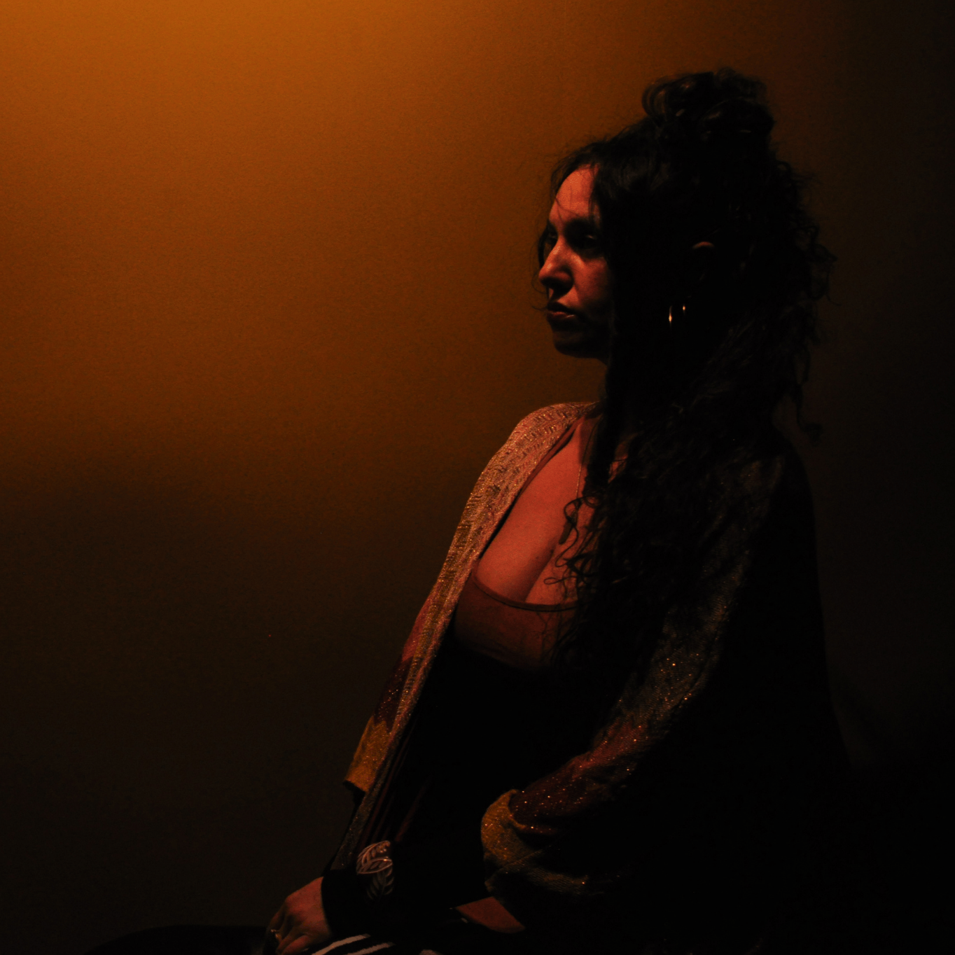 Stripped down and unfiltered: Sariyah Idan’s “Live in Berlin, Vol. 1” album