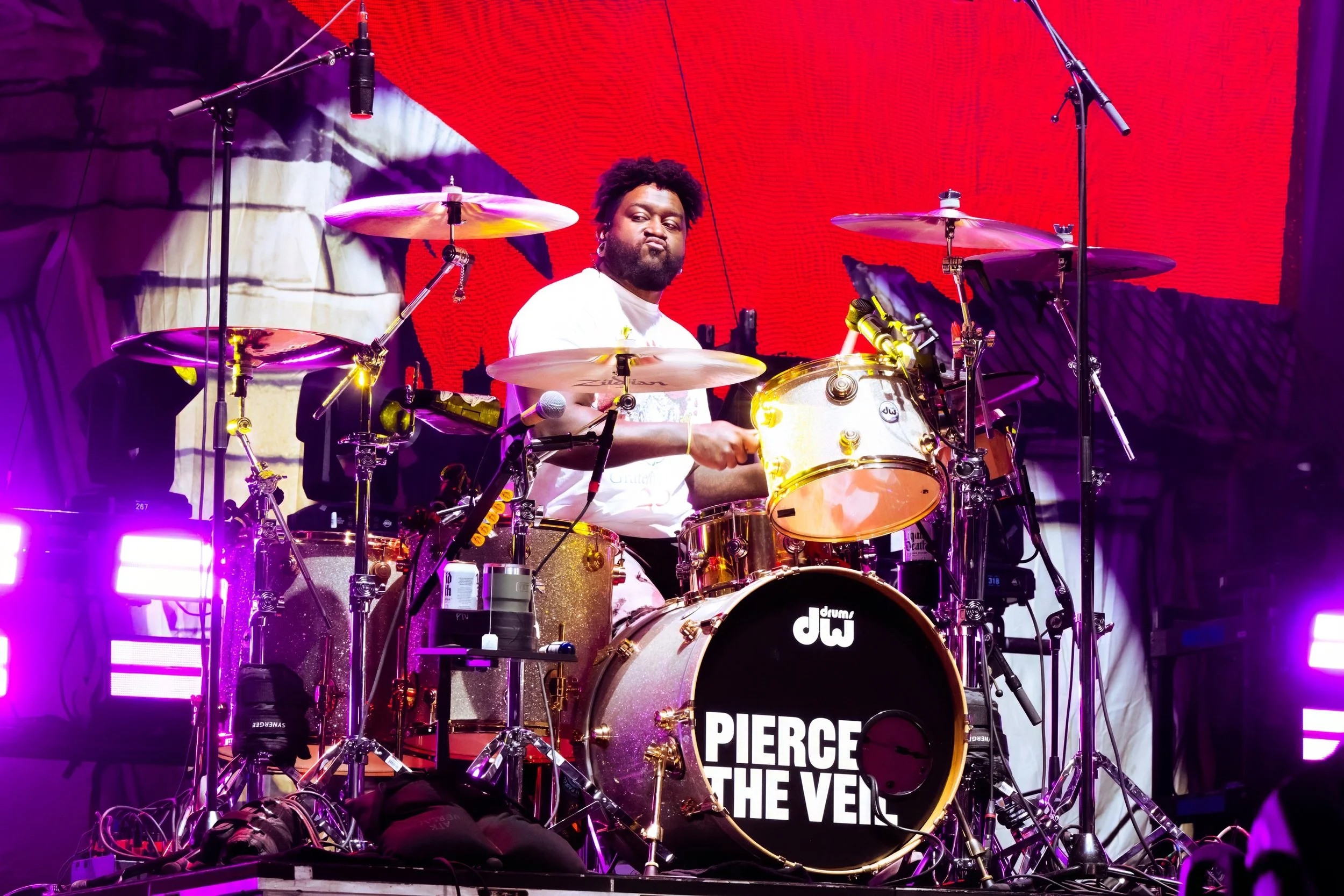 Pierce the Veil 24-8.jpeg