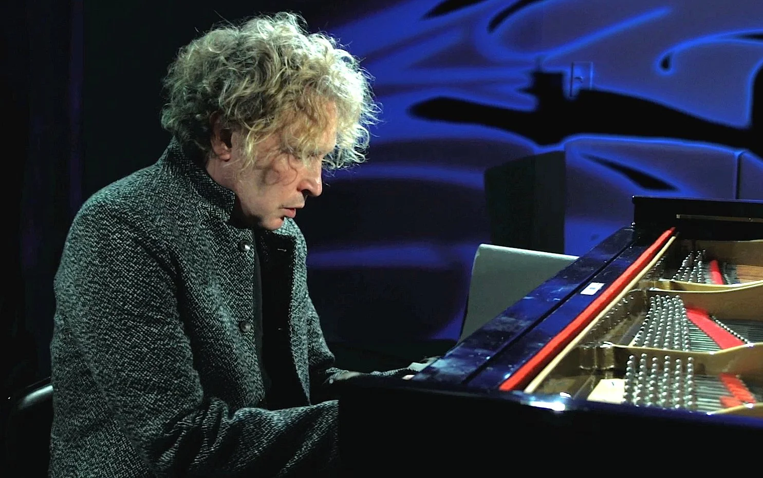 “Pure Heartbreak” Offers First Look at Peter Manning Robinson’s Upcoming Album “Excursions”