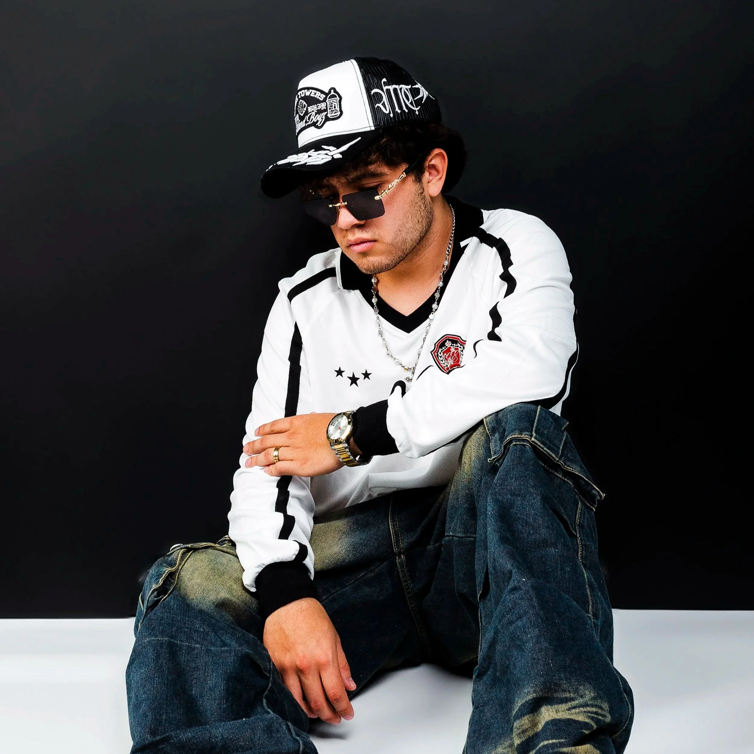 El De La Tinta Expands His Regional Mexican Run With “Holanda” Alongside Sahir Montoya and Angel Cervantes