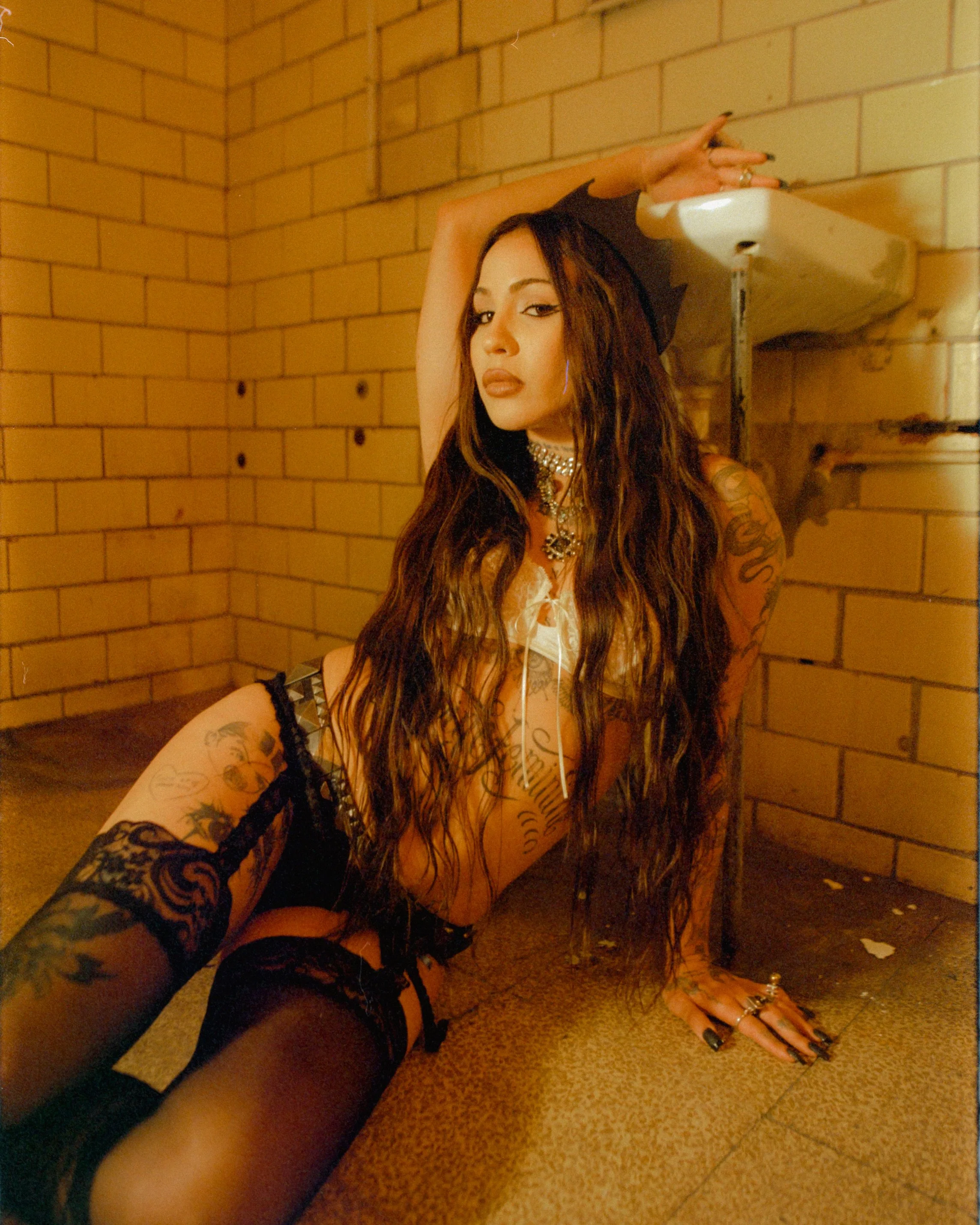 EMJAY’s “Pop Pesado” Is a High-Voltage Paradigm Shift for Mexican Pop