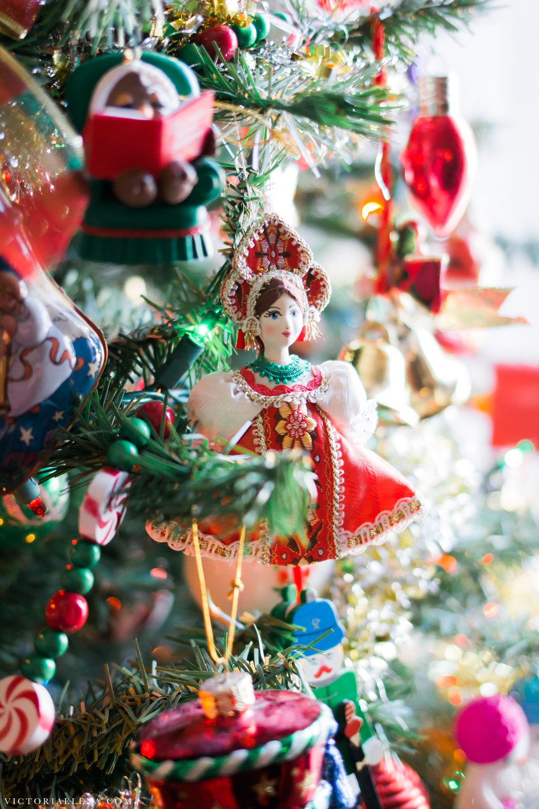 w-moms-christmas-ornaments-by-victoria-elena-24.jpg