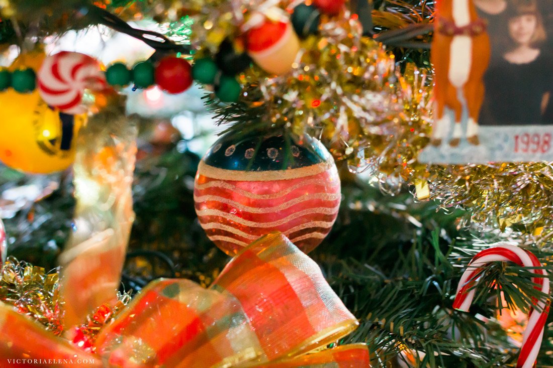 w-moms-christmas-ornaments-by-victoria-elena-27.jpg