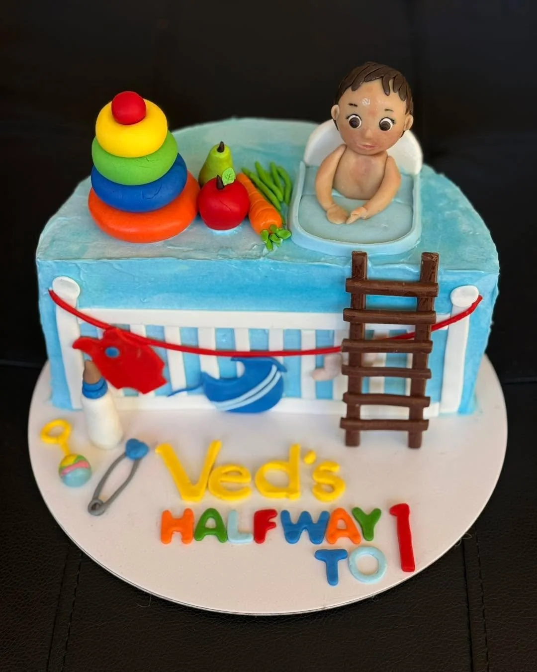 🍼👶🍼 1/2 of a cake for a very special half birthday! All decorations hand made in Fondant! 🍼👶🍼