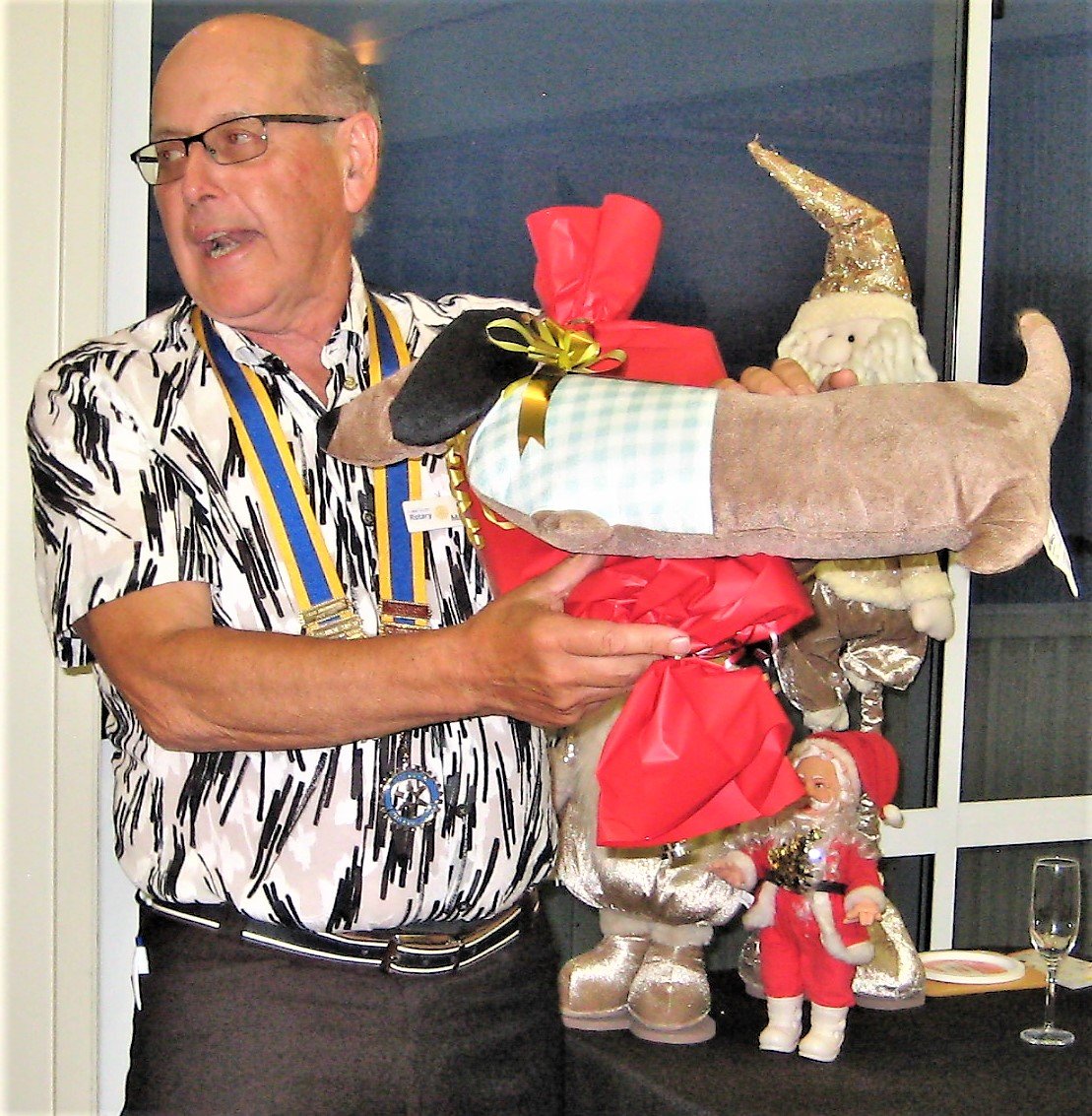 25. President Clive MacDonald with Raffle Prize.JPG