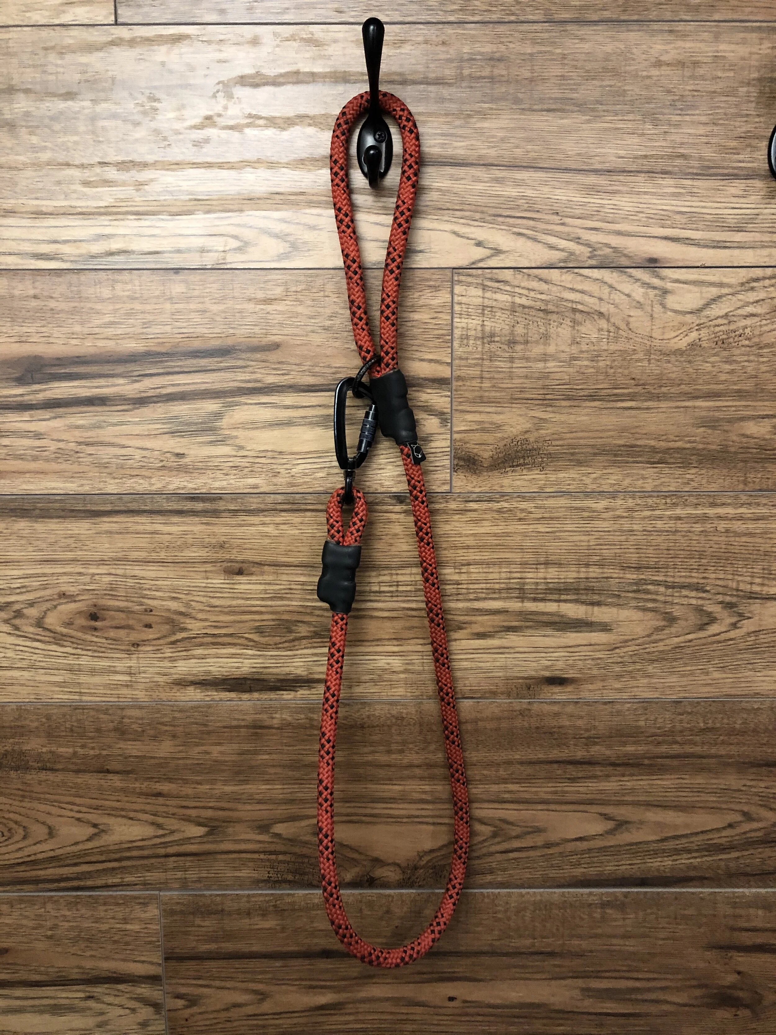 Markus’ 4-foot long Ekko Leash By  Litto Howler