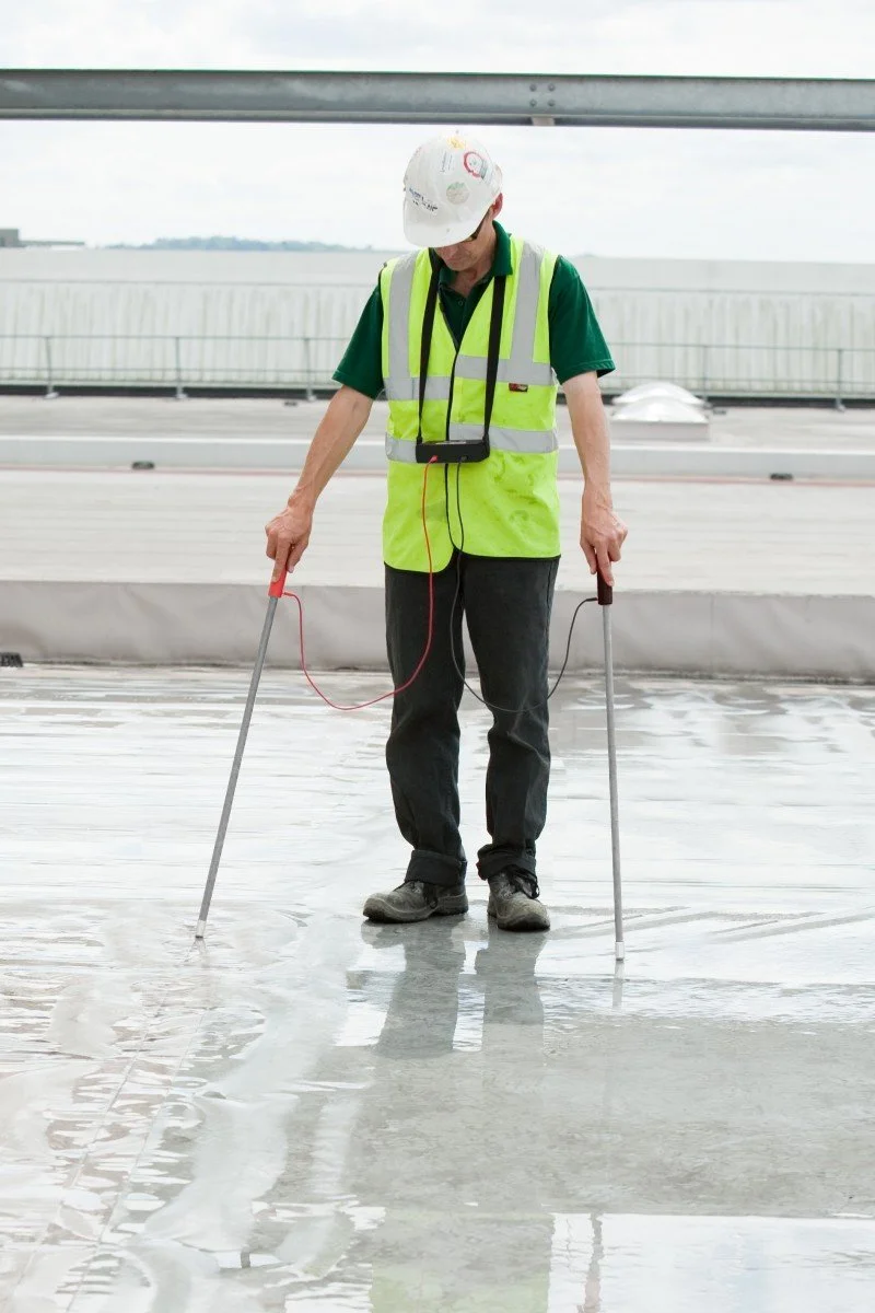 Wet Roof Pro' - flat roof leak detector kit