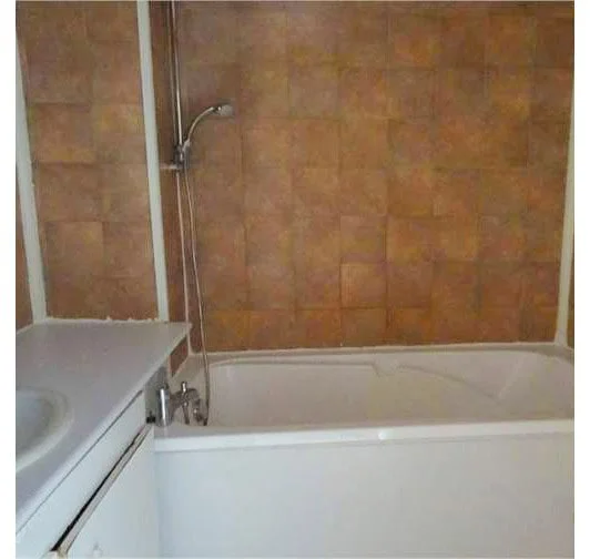 SERRE-AVANT-TRAVAUX-SALLE-DE-BAIN.jpg