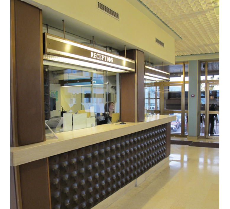 2-CLINIQUE-BELLEDONNE-AVANT-TRAVAUX-ENTREE-RECEPTION.png