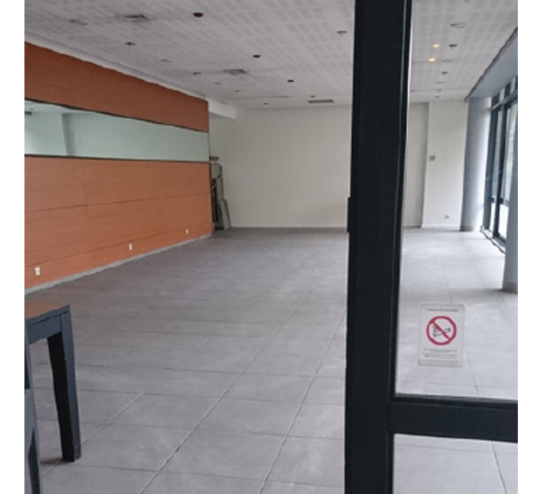 4-LE-HUB-AVANT-TRAVAUX-PORTE-BAR.png