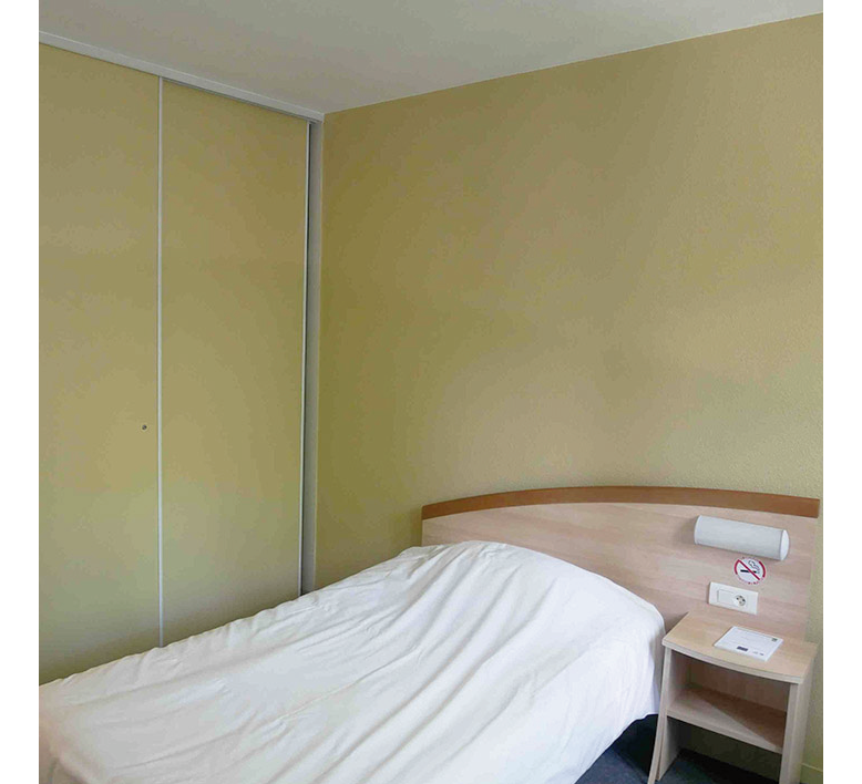 3-MAISONS-DES-CHERCHEURS-AVANT-TRAVAUX-CHAMBRE.png