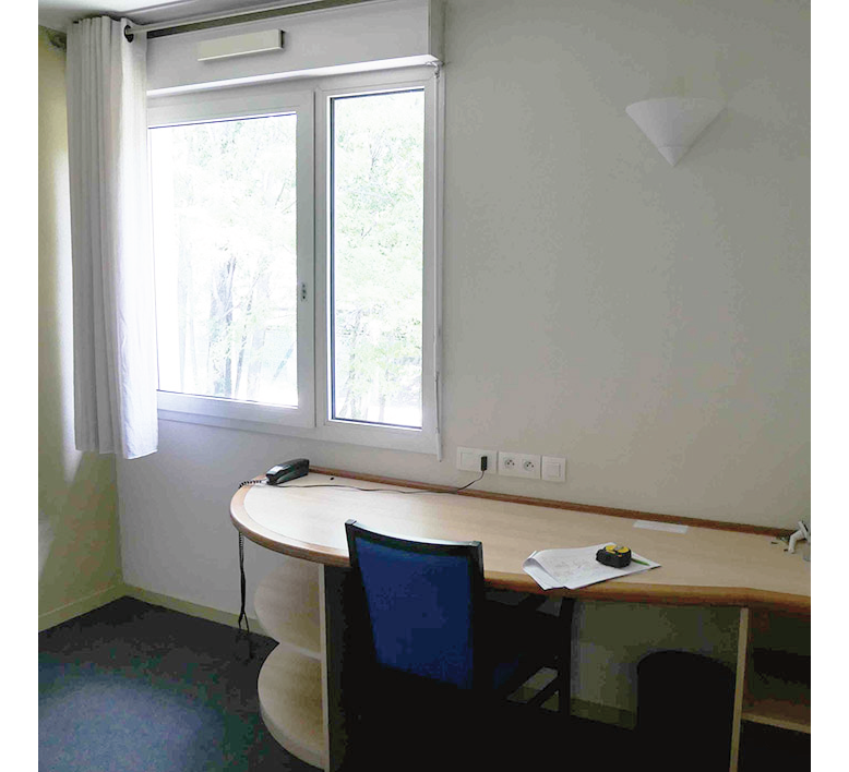 4-MAISONS-DES-CHERCHEURS-AVANT-TRAVAUX-BUREAU.png