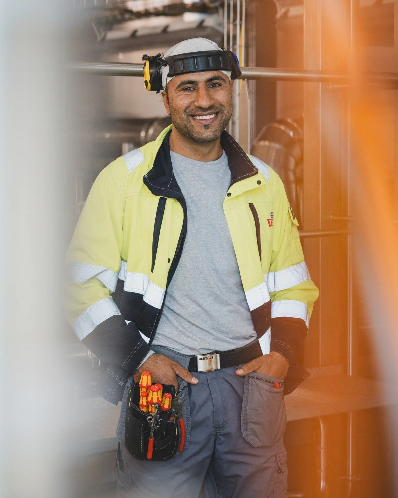 Det er alltid g&oslash;y med bedriftsfotograferinger fordi de alltid er forskjellige og tar meg med til de mest spennende steder, som inne i et maskinrom p&aring; Tine meieriet i Brumunddal, med vernesko og vest p&aring; 👷Her tok jeg bilder av Syraj