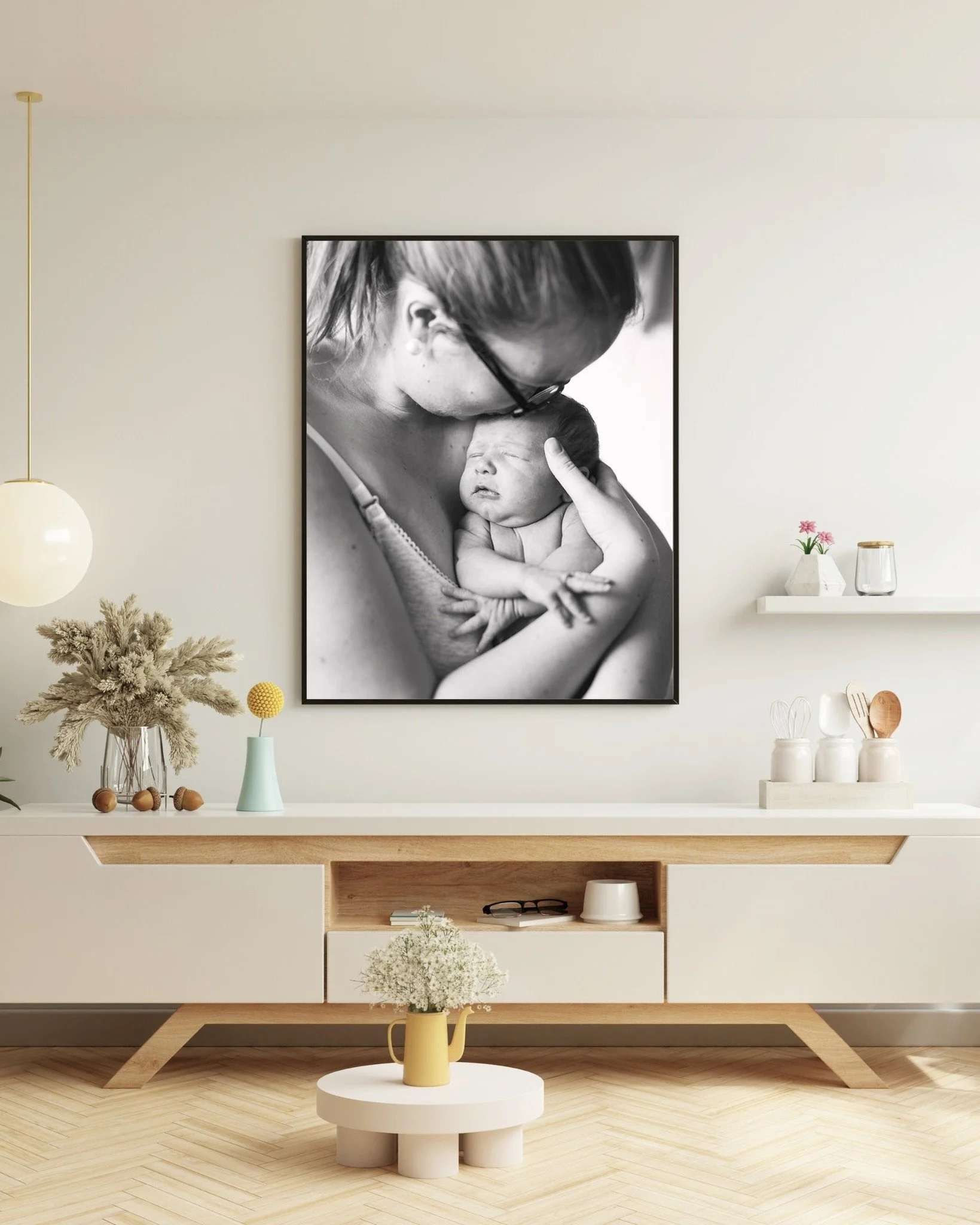 F&oslash;r bestillingsm&oslash;tet ber jeg dere alltid ta et raskt mobilbilde av en eller flere vegger dere vurderer &aring; henge opp veggbilder p&aring;. Mange synes dette er litt vanskelig, og er usikre p&aring; hvor og hvordan. Men gj&oslash;r de