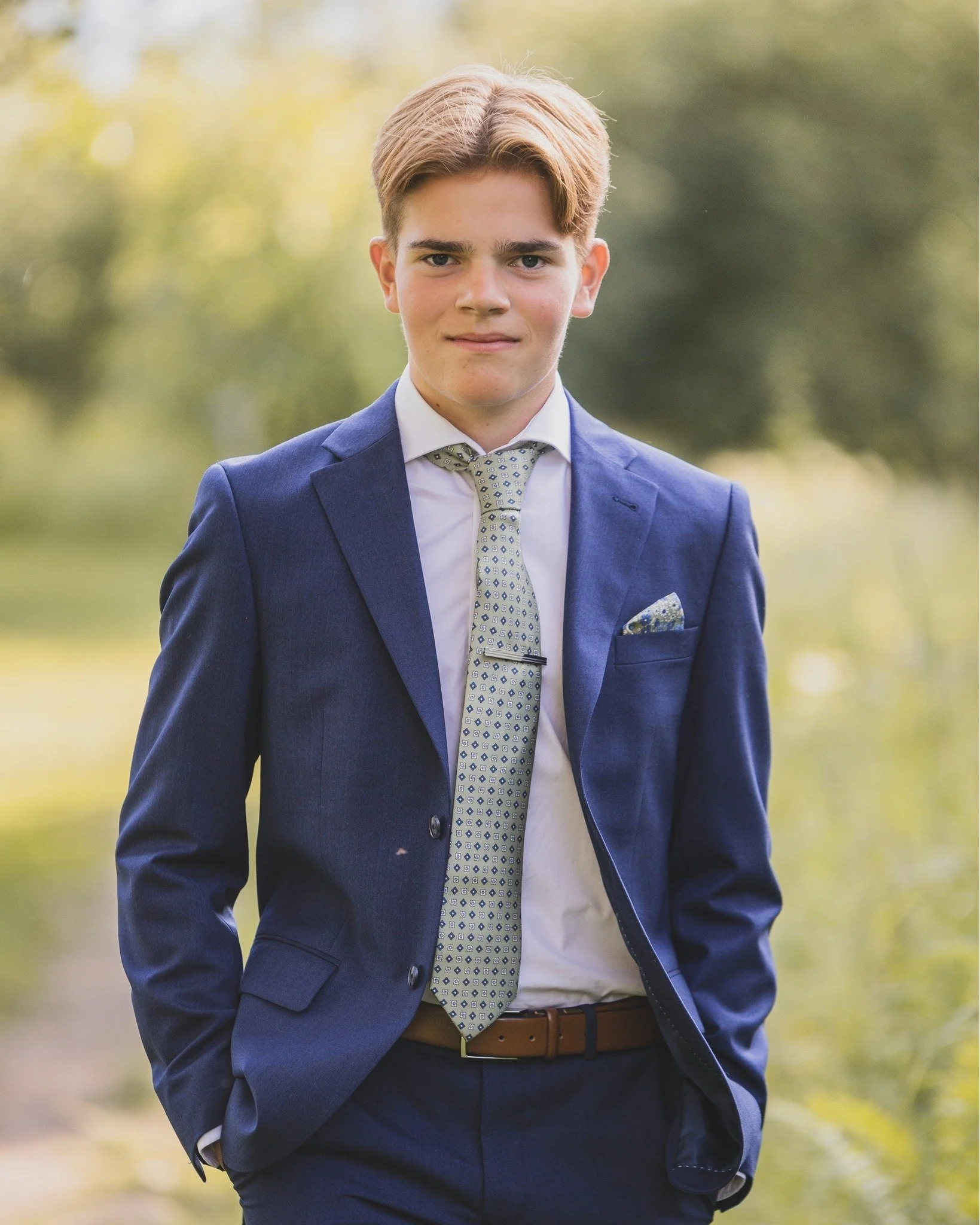 Hvordan f&aring; mest ut av konfirmasjonsfotograferingen?

1: Ta med klesskift! S&aring; f&aring;r vi fanget enda mer av konfirmanten og personlighet. Ikke bare den som har ny bunad eller dress, som ser voksen og festkledd ut, men ogs&aring; den du k