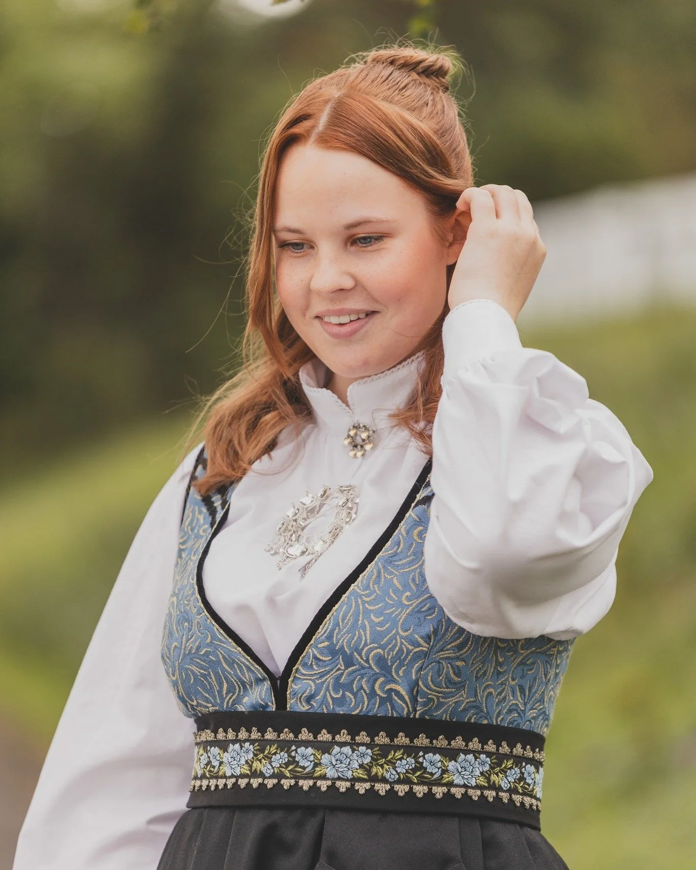 Noen ganger f&aring;r man ta bilder av folk man ogs&aring; er glad i, som denne fine konfirmanten her❤️✨ Da er det ekstra stas for tante &aring; v&aelig;re fotograf!