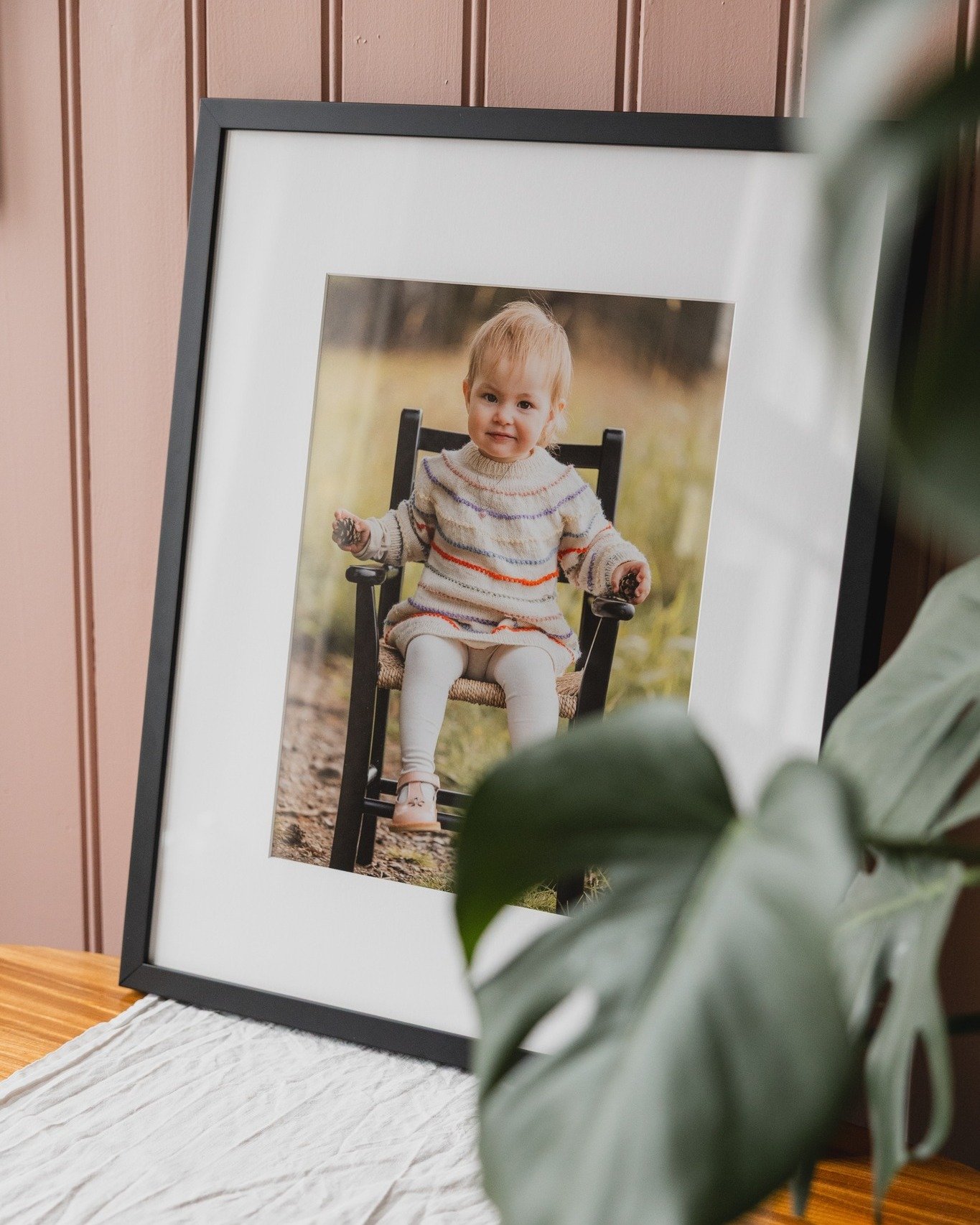 Visste du at forskjellen i levetid p&aring; et veggbilde bestilt hos meg og et bilde fra en billigleverand&oslash;r p&aring; nett er flere hundre &aring;r? 

N&aring;r du bestiller veggbilder, album eller minnebokser gjennom meg er det ikke bare bild