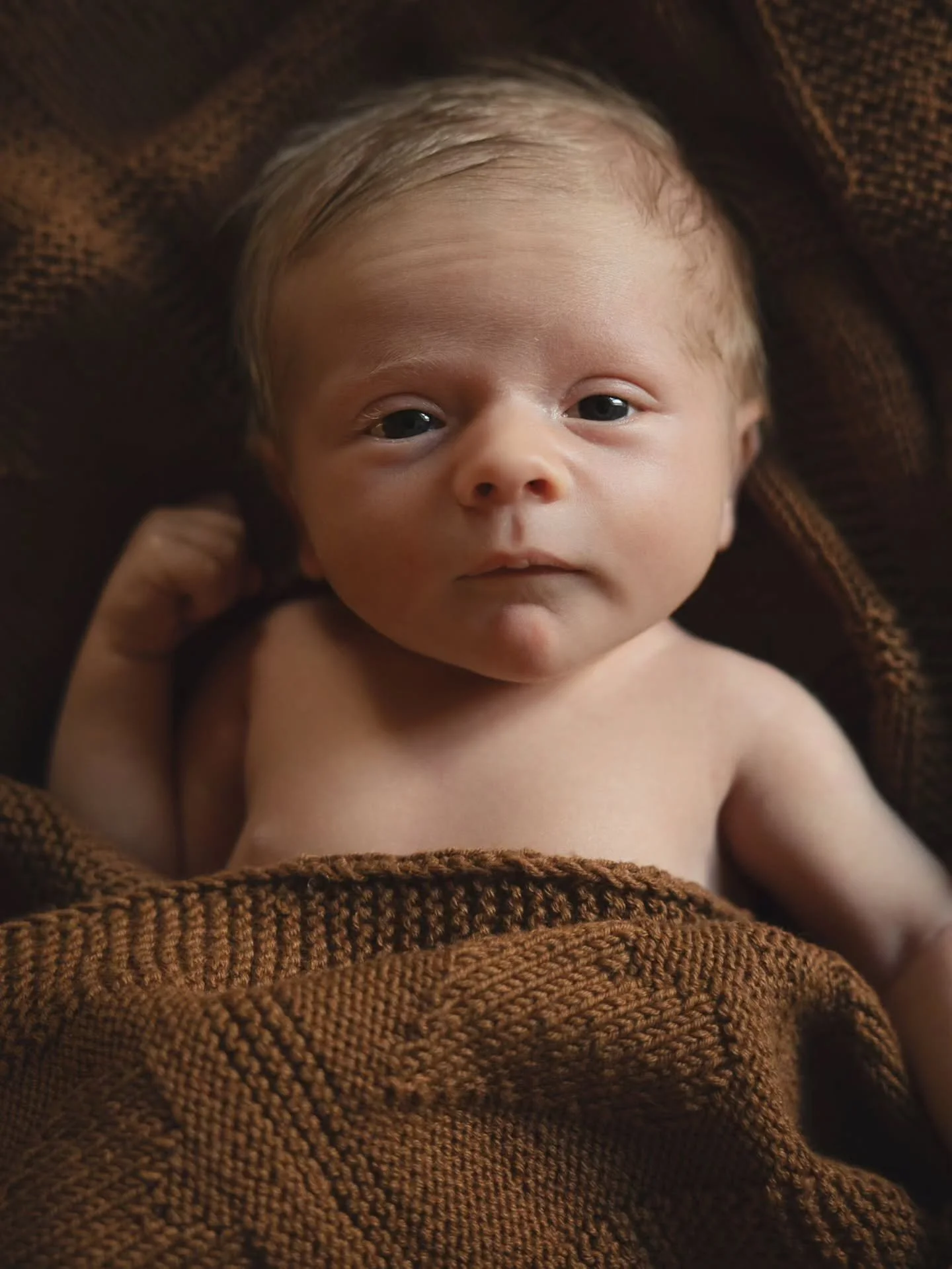 "Vi f&oslash;lte oss veldig komfortable med deg som fotograf, spesielt i den nye hverdagen v&aring;r med en nyf&oslash;dt 🥰 Bildene er veldig fine, og vi er kjempe forn&oslash;yde!"

En helt ny verdensborger f&oslash;dt midt i sommerferien