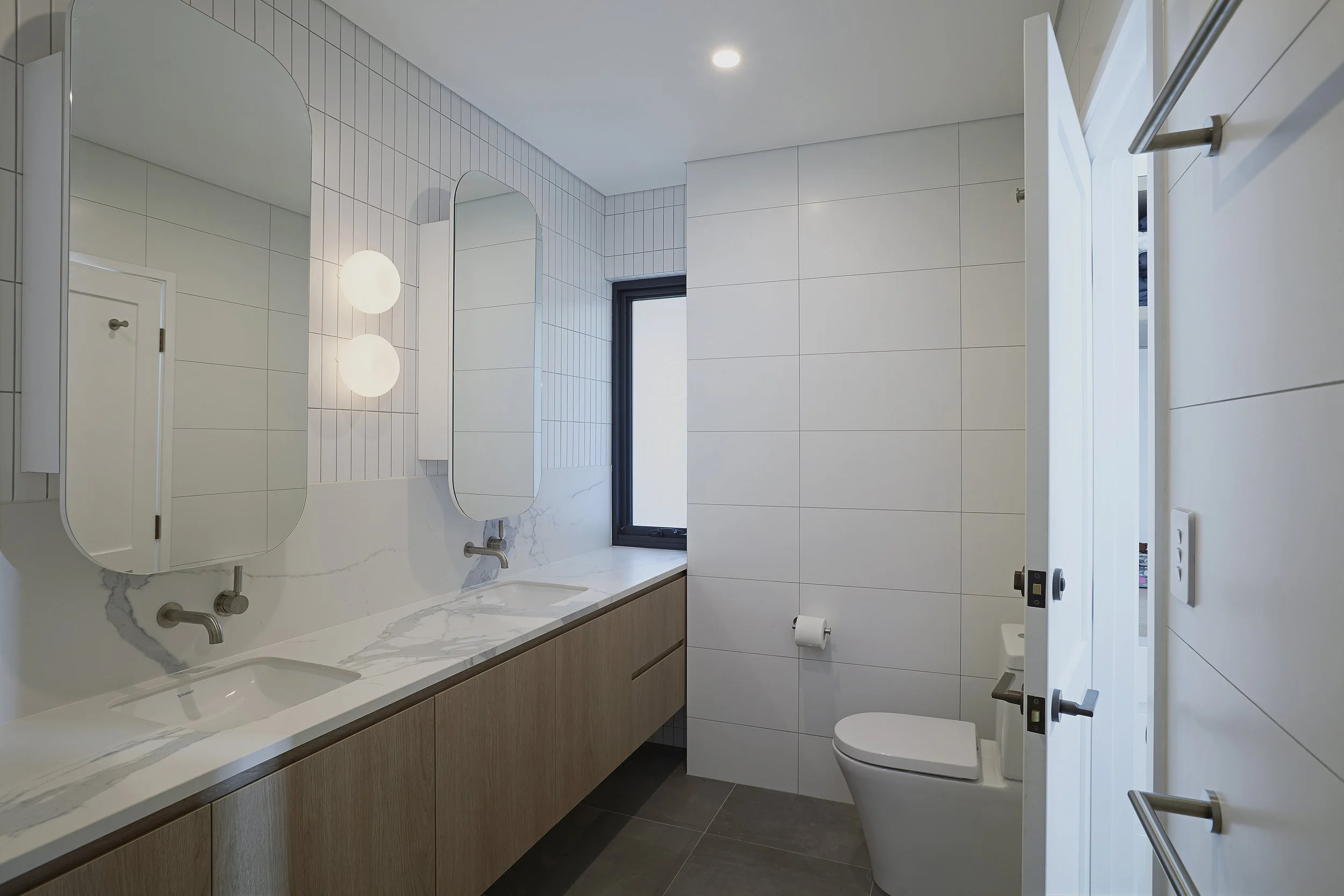 SteeleHouse_Jimbell St_ensuite_LCW.jpg