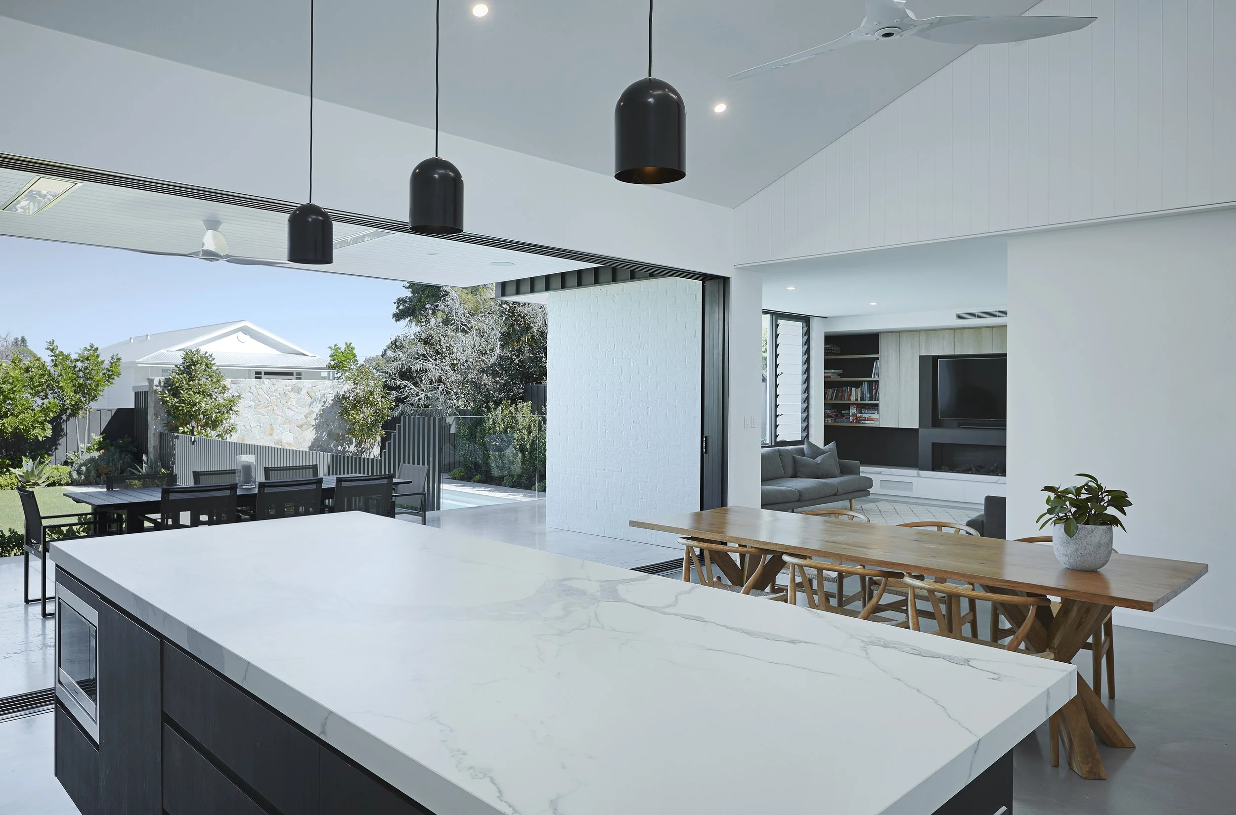 SteeleHouse_Jimbell St_alfresco living dining_LCW.jpg