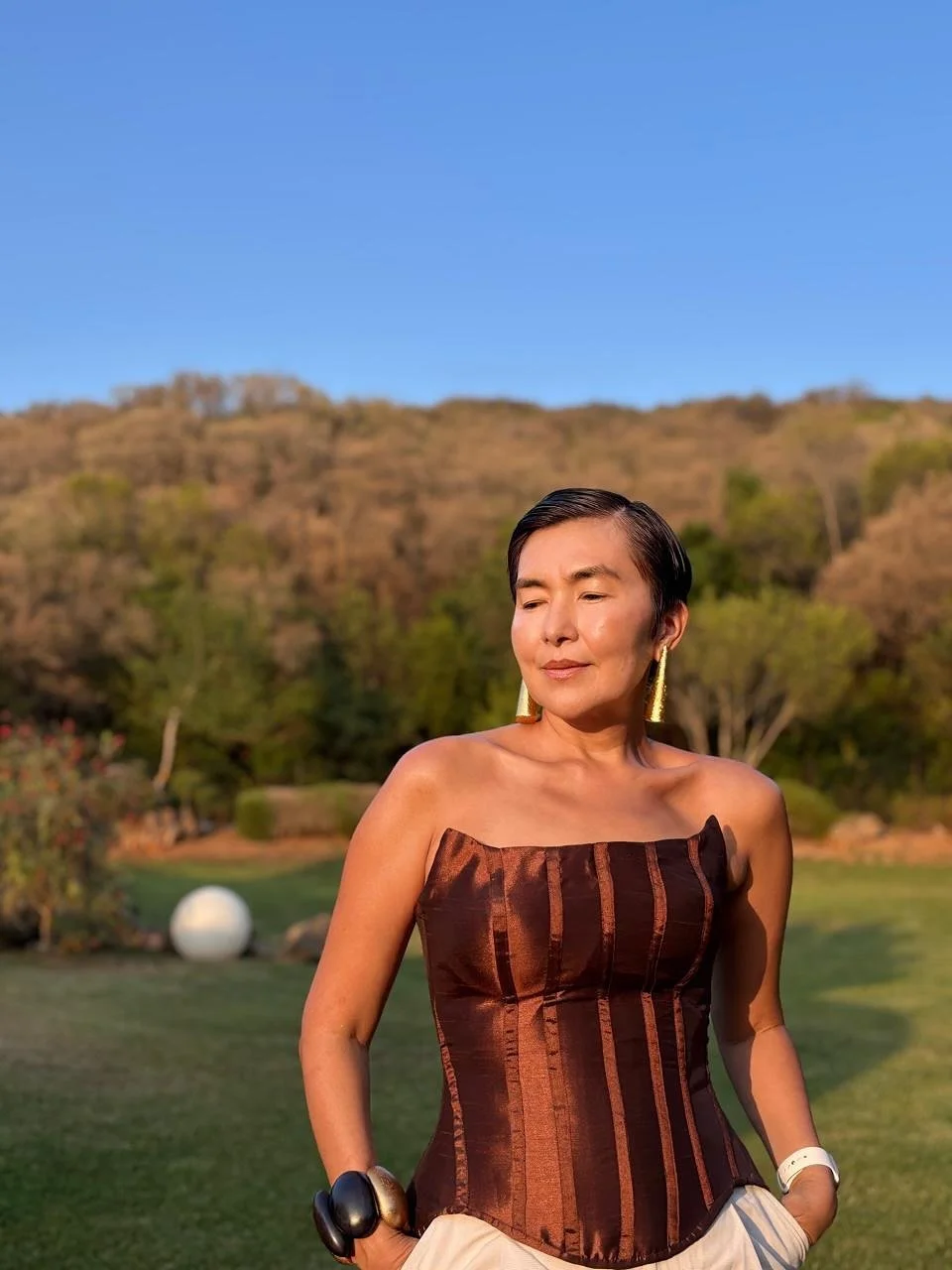 @zhanna_zdorova looking &ldquo;bellissima&rdquo; in Porto Santo Stefano in her custom @sarahboadu corset 🤎

&mdash;&mdash;

At @sarahboadu we create exquisitely crafted custom gowns and dresses. We provide a seamless experience that combines meticul