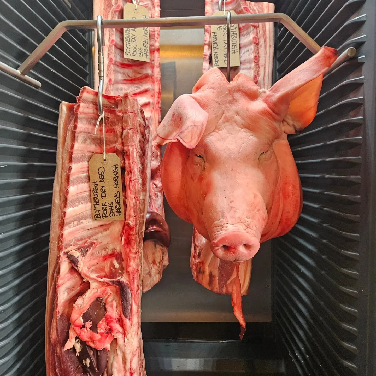 Today we had a pigs head delivered, which will be dry- aged, smoked and served whole as a very special addition to our specials board in the coming week. 

Keep an eye on our socials to discover when it will be available....
.
.
.
#nosetotail 
#whole