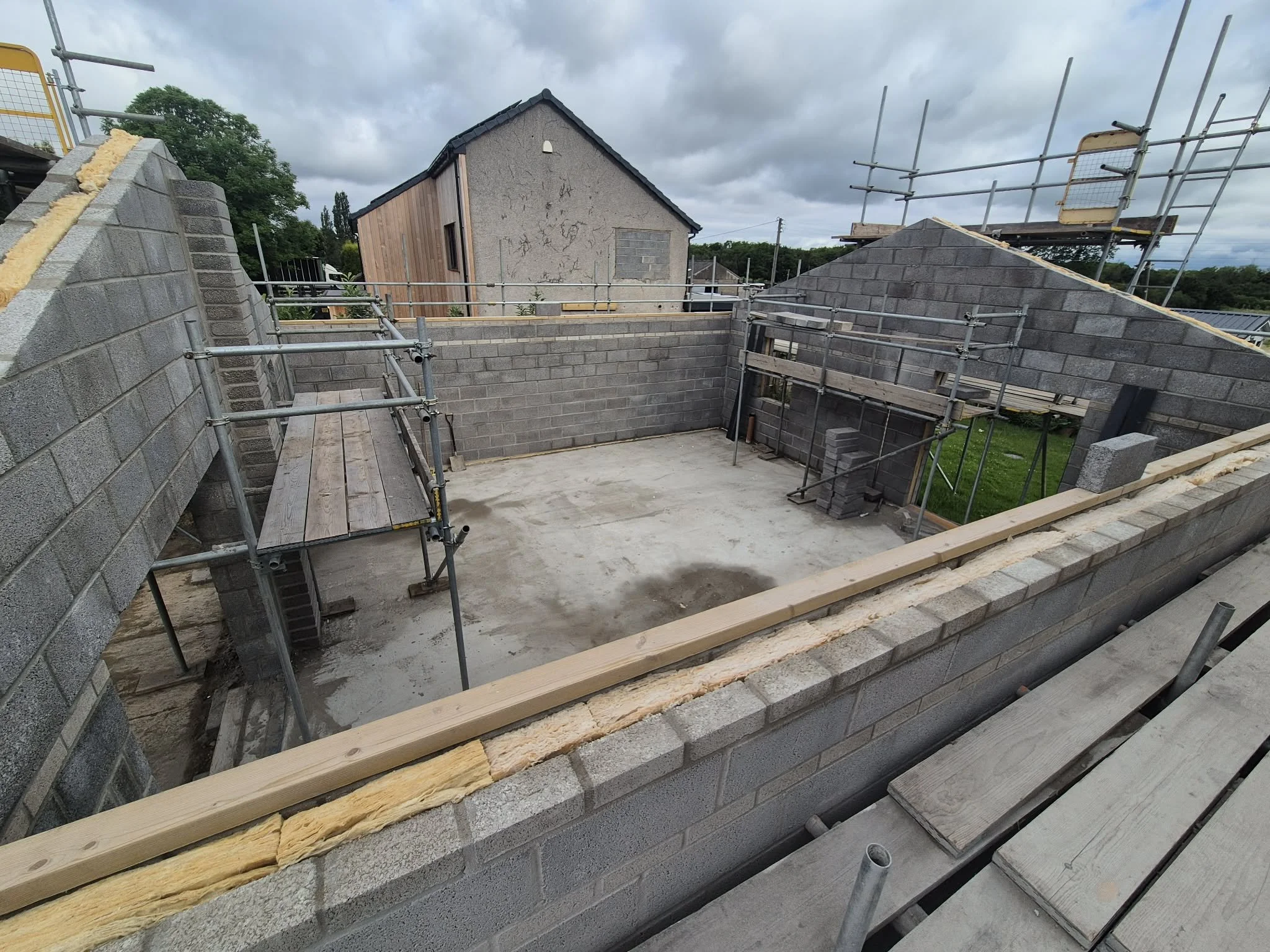 garage extension new build.JPG