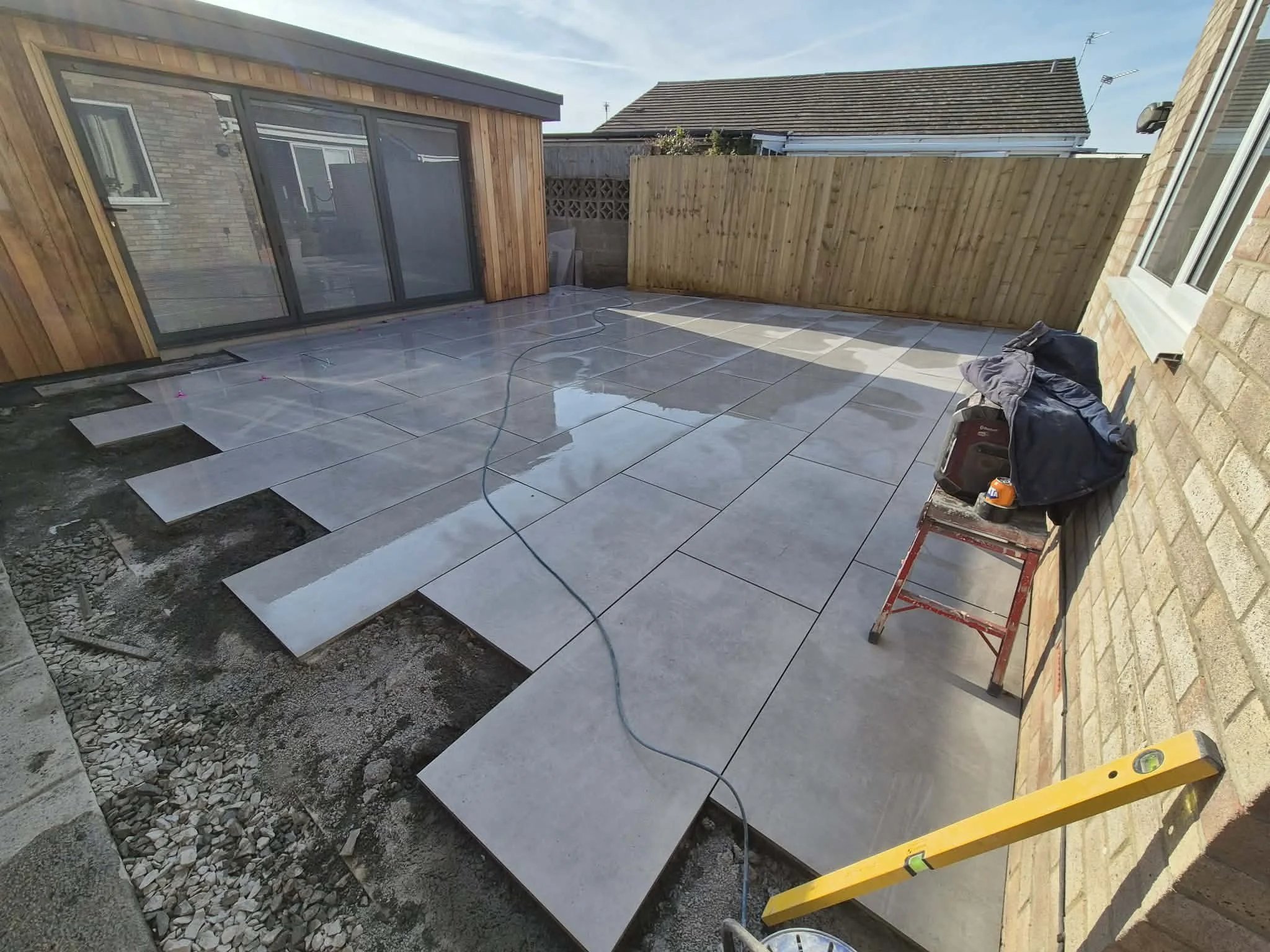 garden patio slab laying.JPG