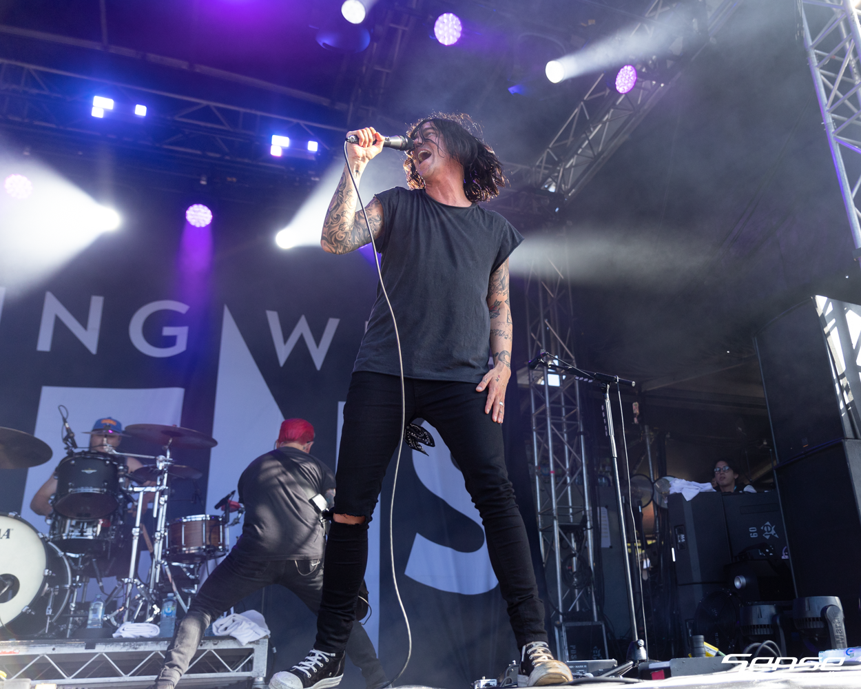 SLEEPING WITH SIRENS - Good Things-2.png