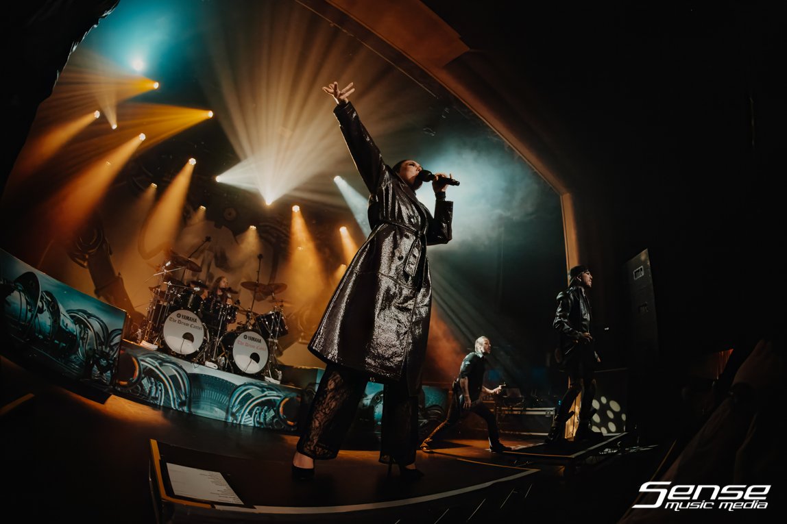 Amaranthe _IMG_9804-Edit_Photo Charlyn Cameron.JPG