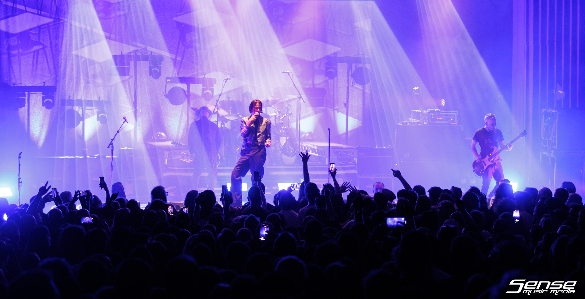 GRINSPOON - Enmore Theatre, Sydney23-25.png