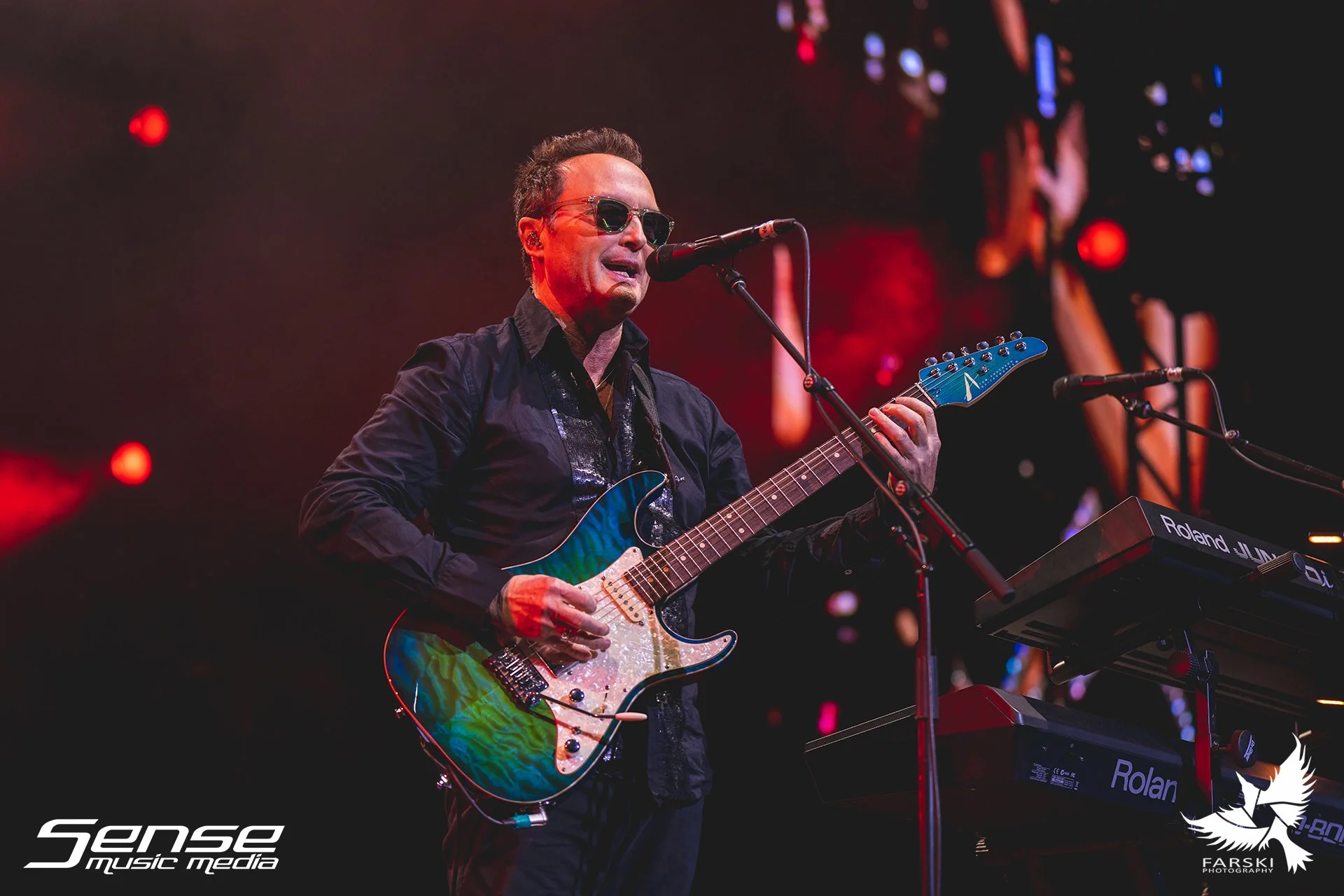 TheCorrs_Sydney2023_FarskiPhotography_9.jpg